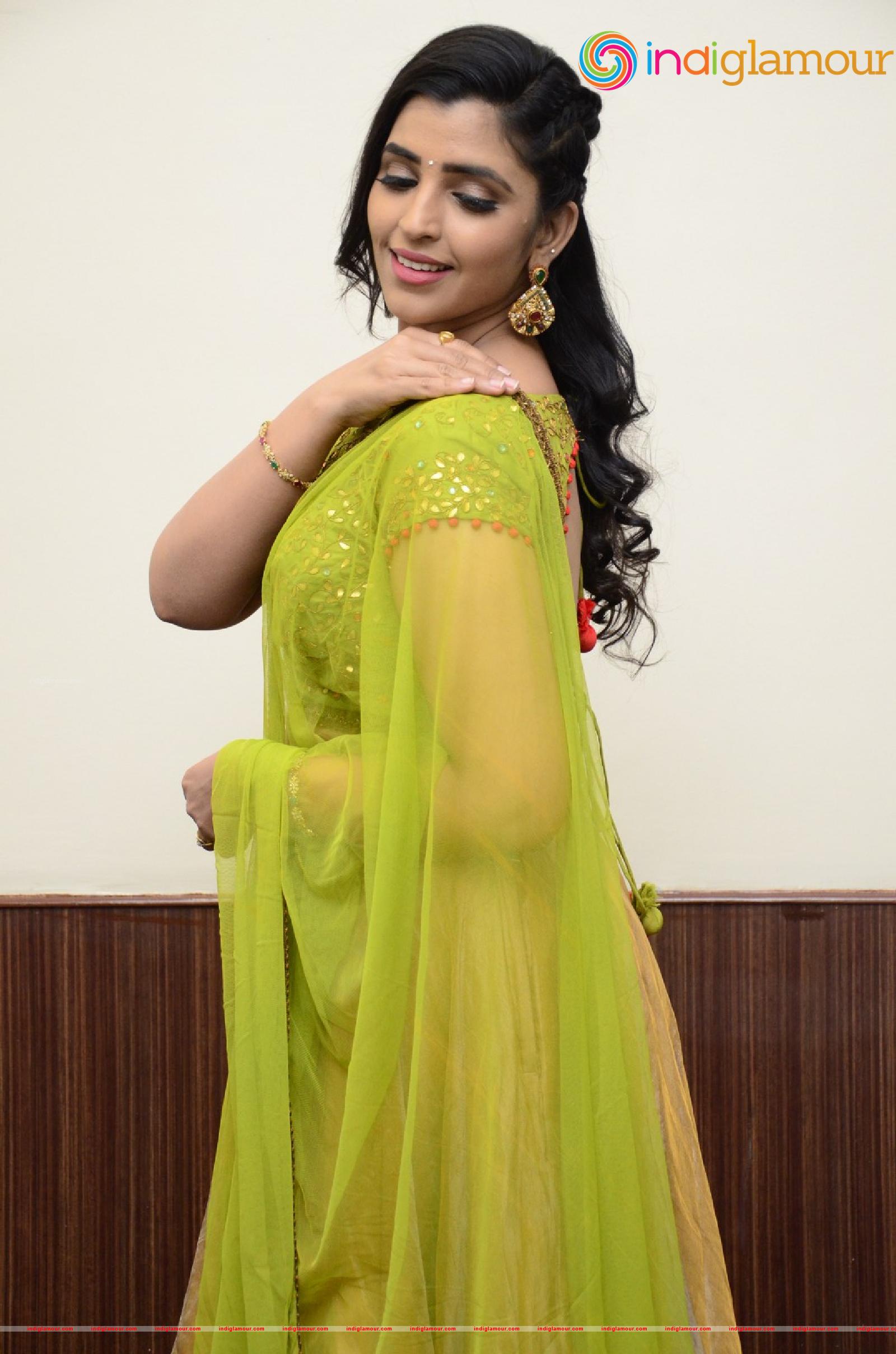 Syamala Actress hd photo
