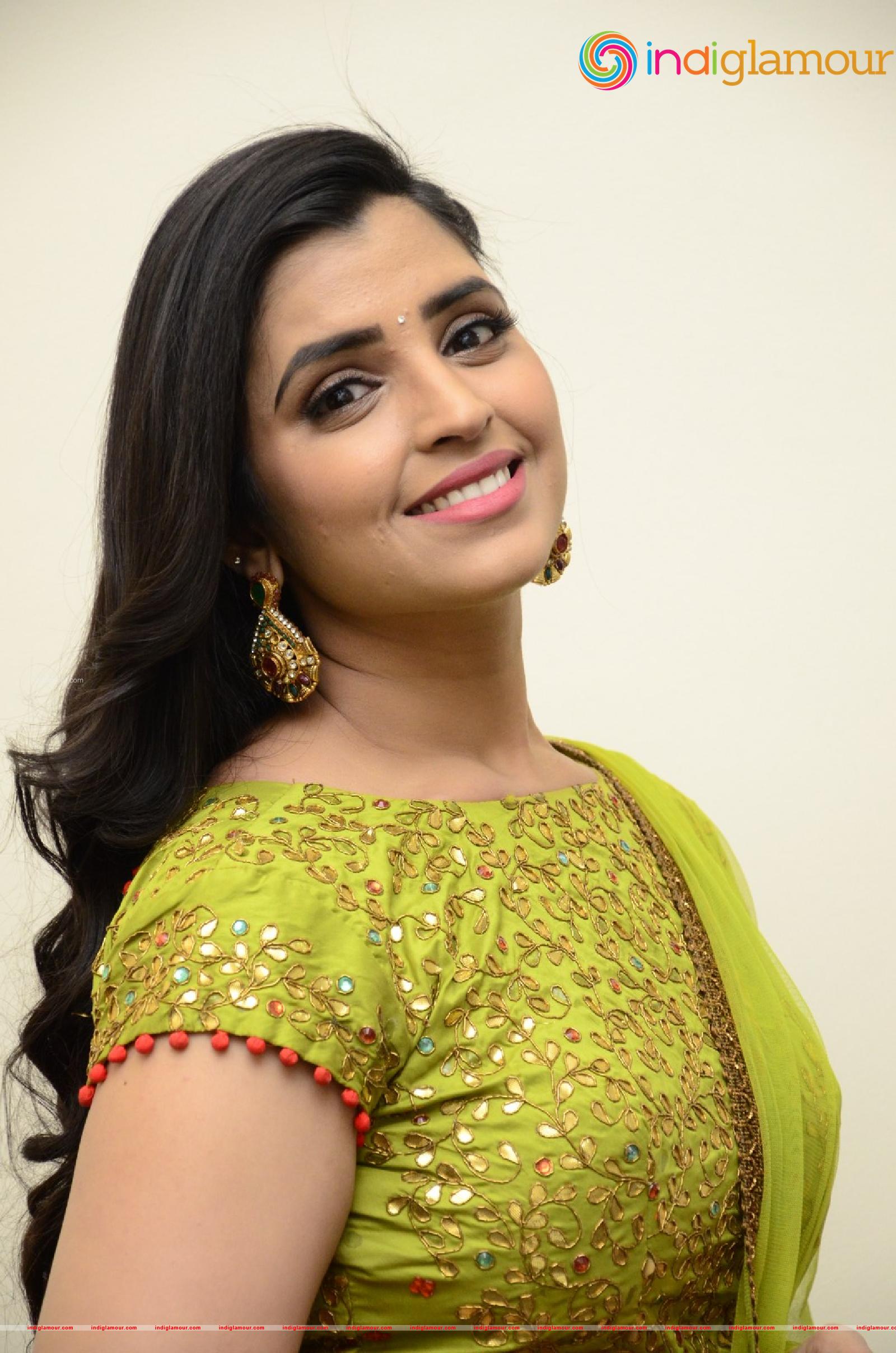 Syamala Actress hd photo