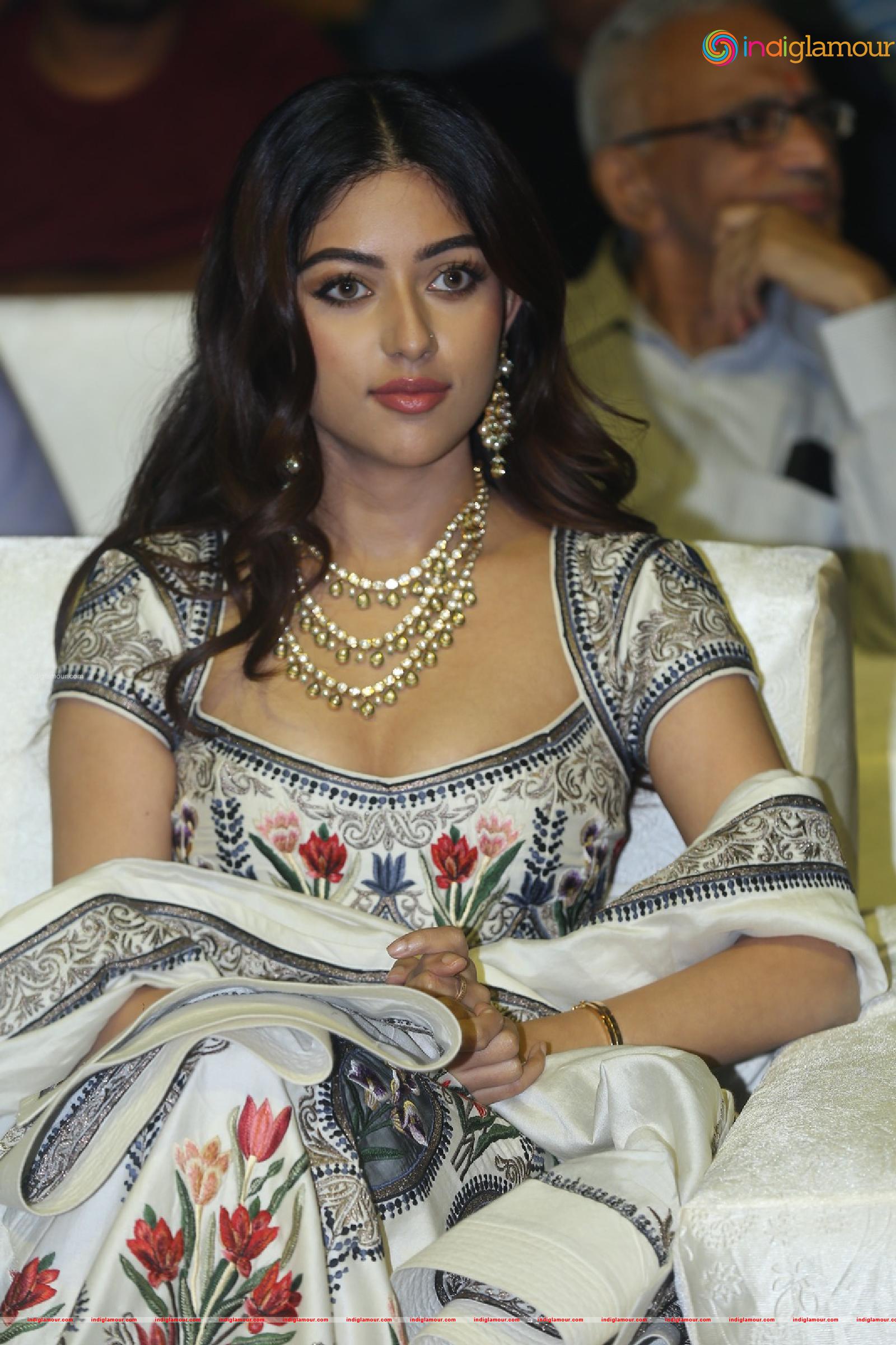 Anu Emmanuel Actress hd photo