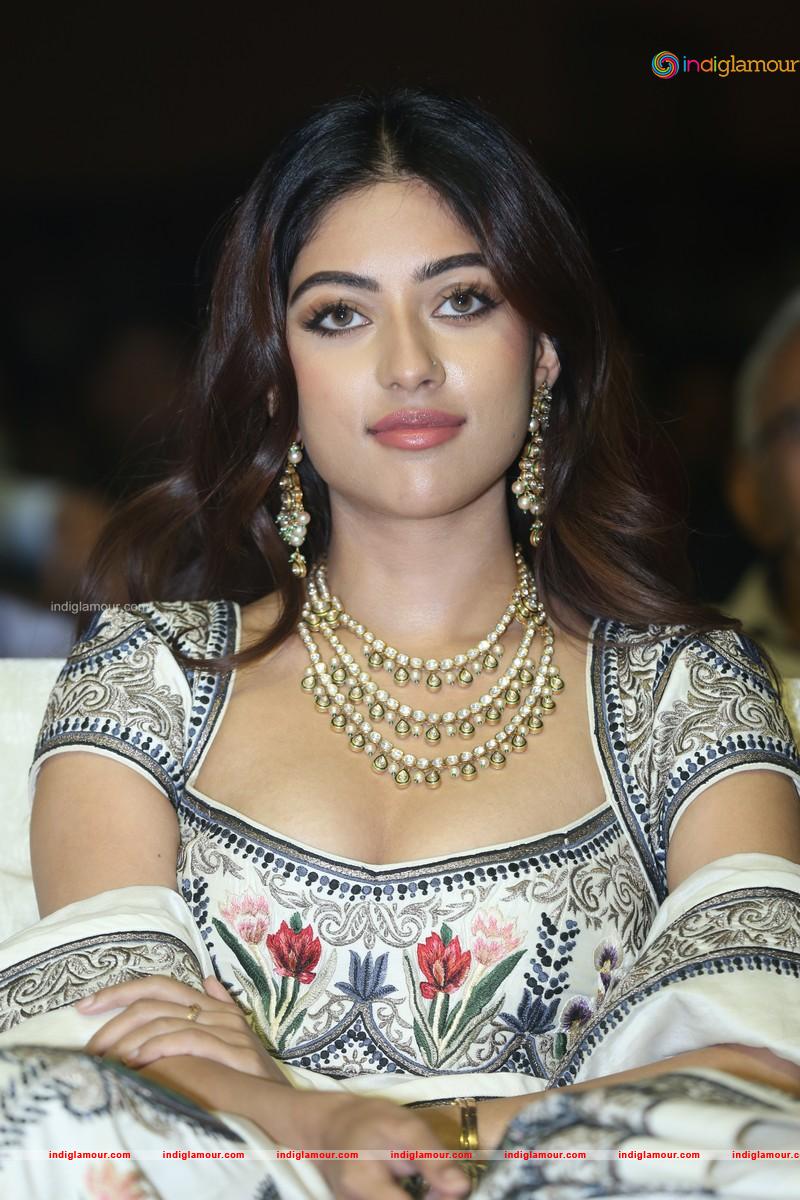 Anu Emmanuel Actress hd photo
