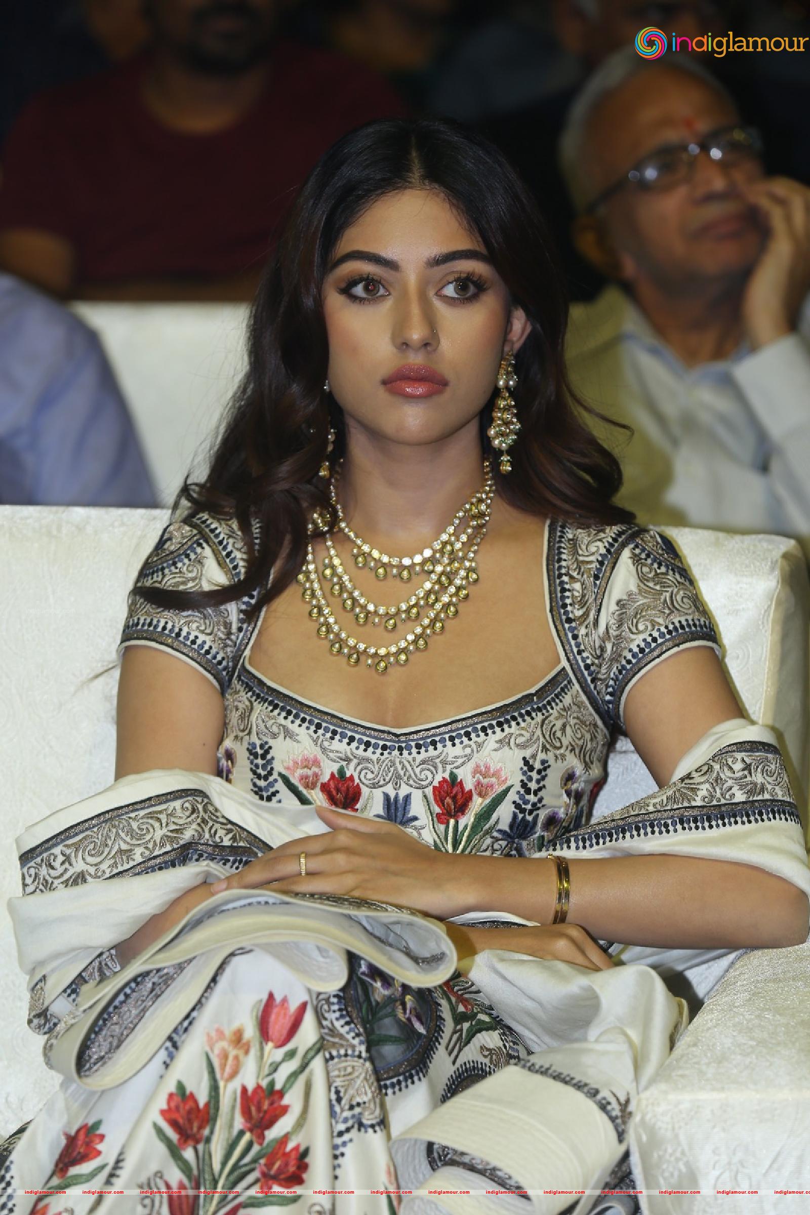 Anu Emmanuel Actress hd photo