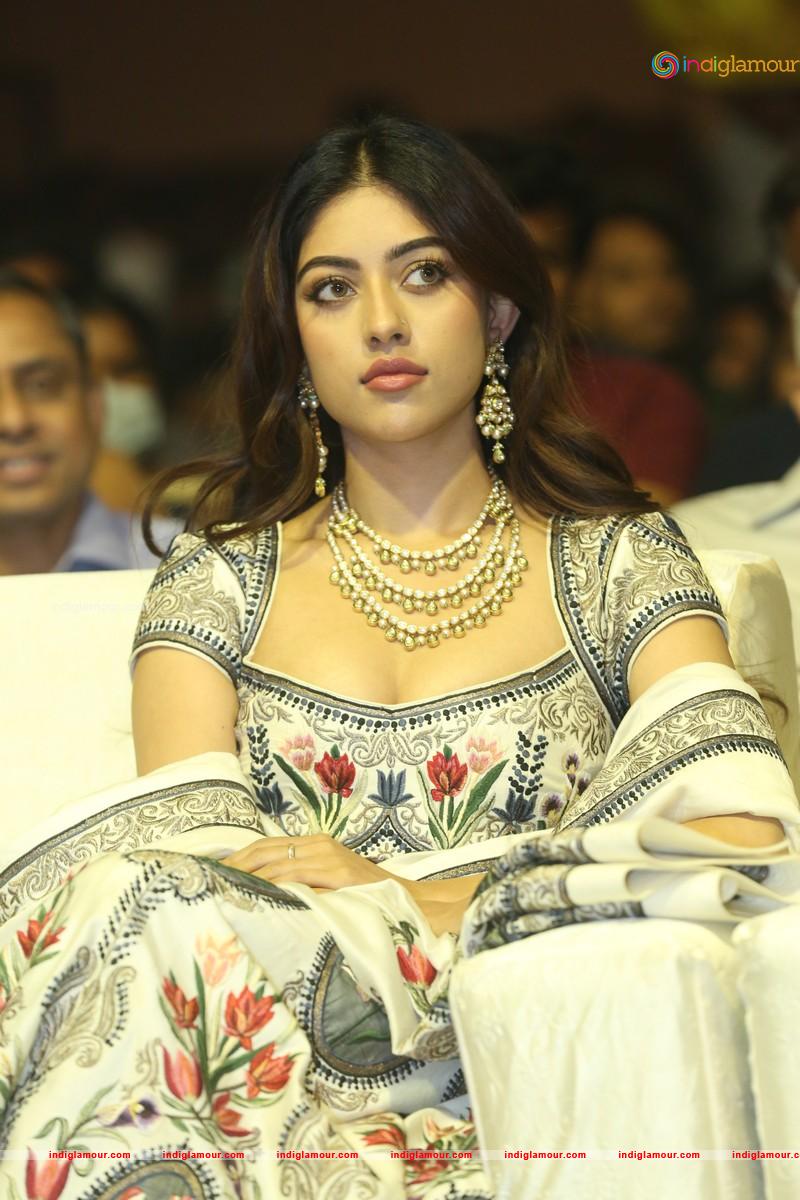 Anu Emmanuel Actress hd photo