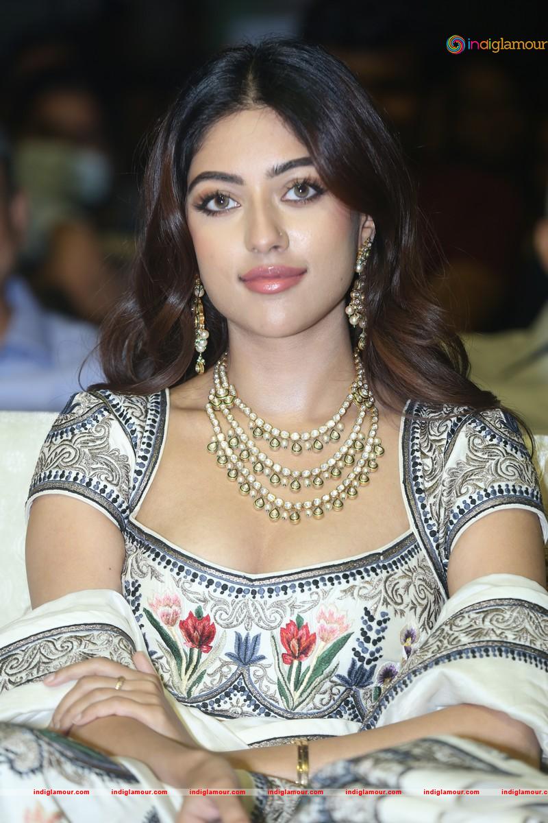 Anu Emmanuel Actress hd photo