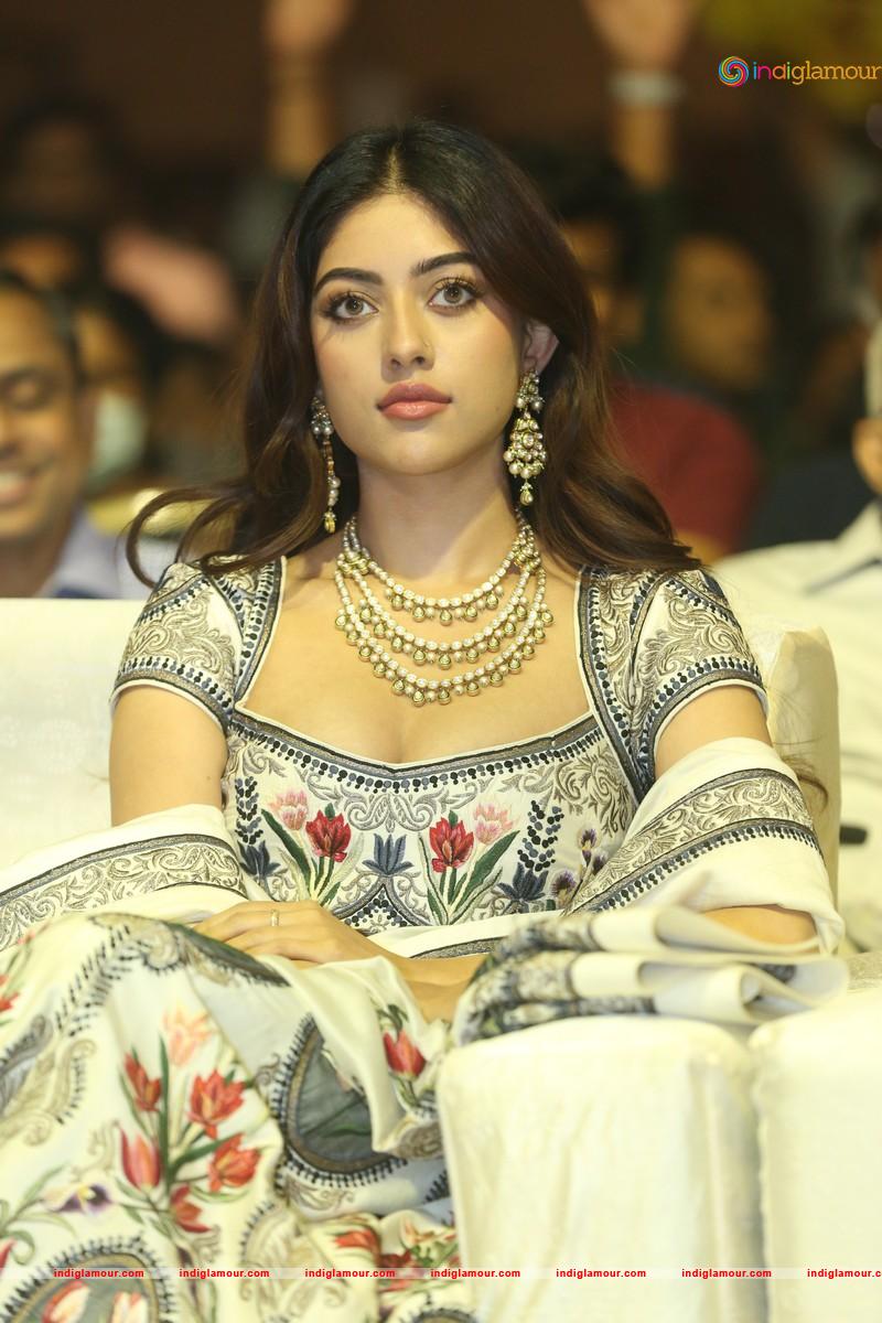 Anu Emmanuel Actress hd photo