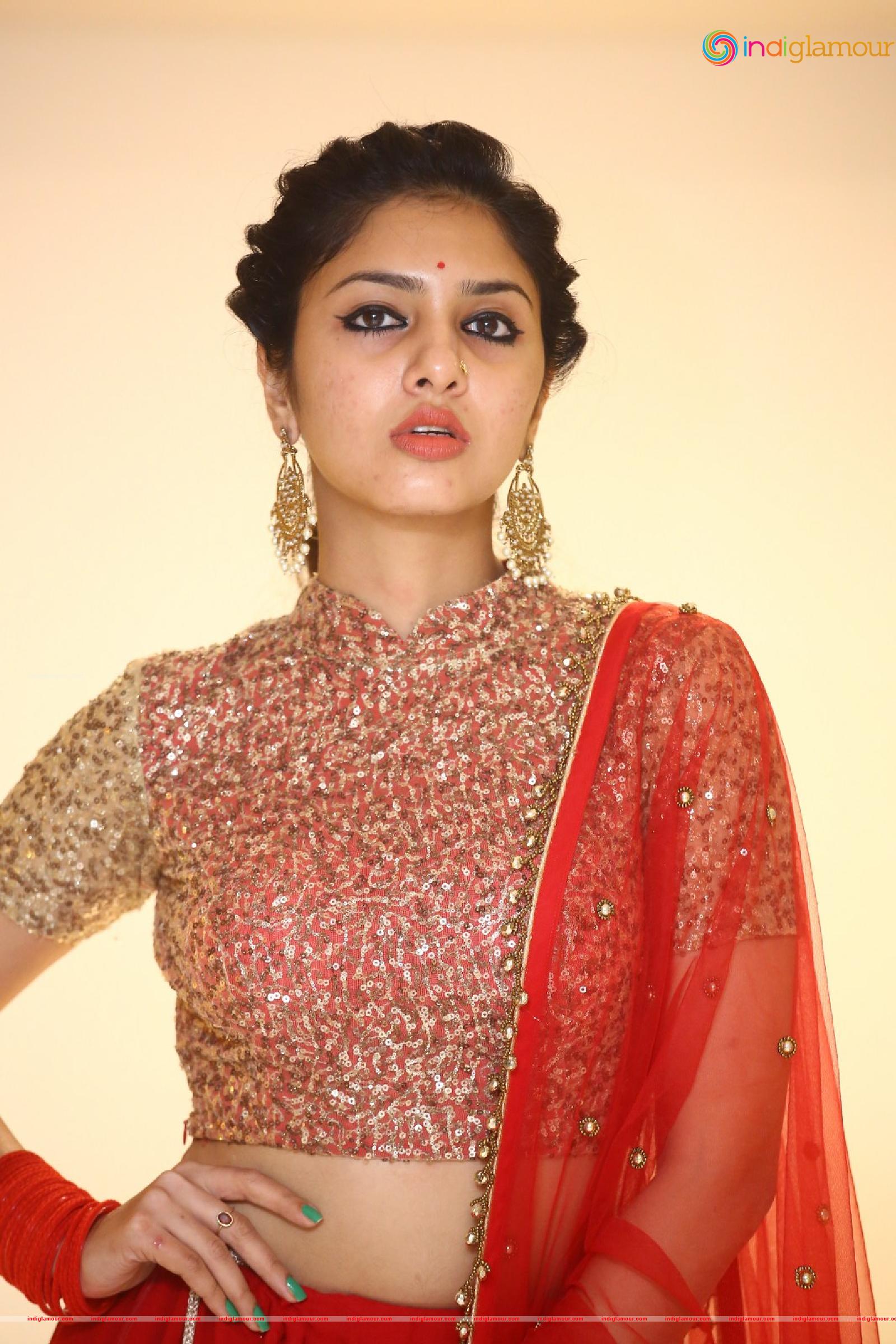 Apsara Gayatri Actress hd photo