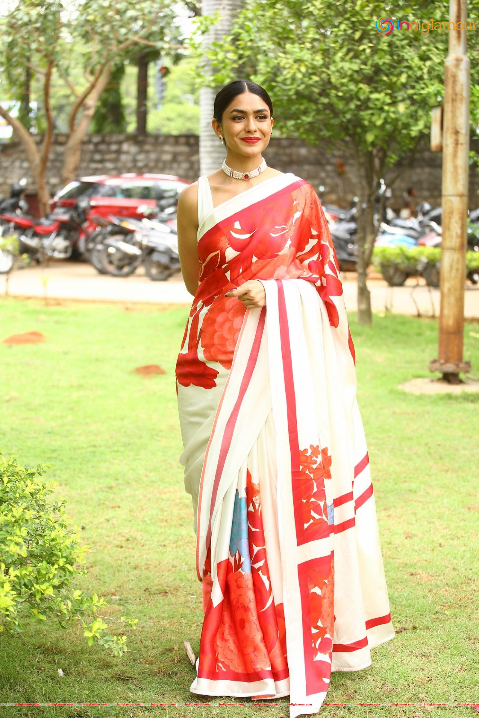 Mrunal Thakur Actress hd photo