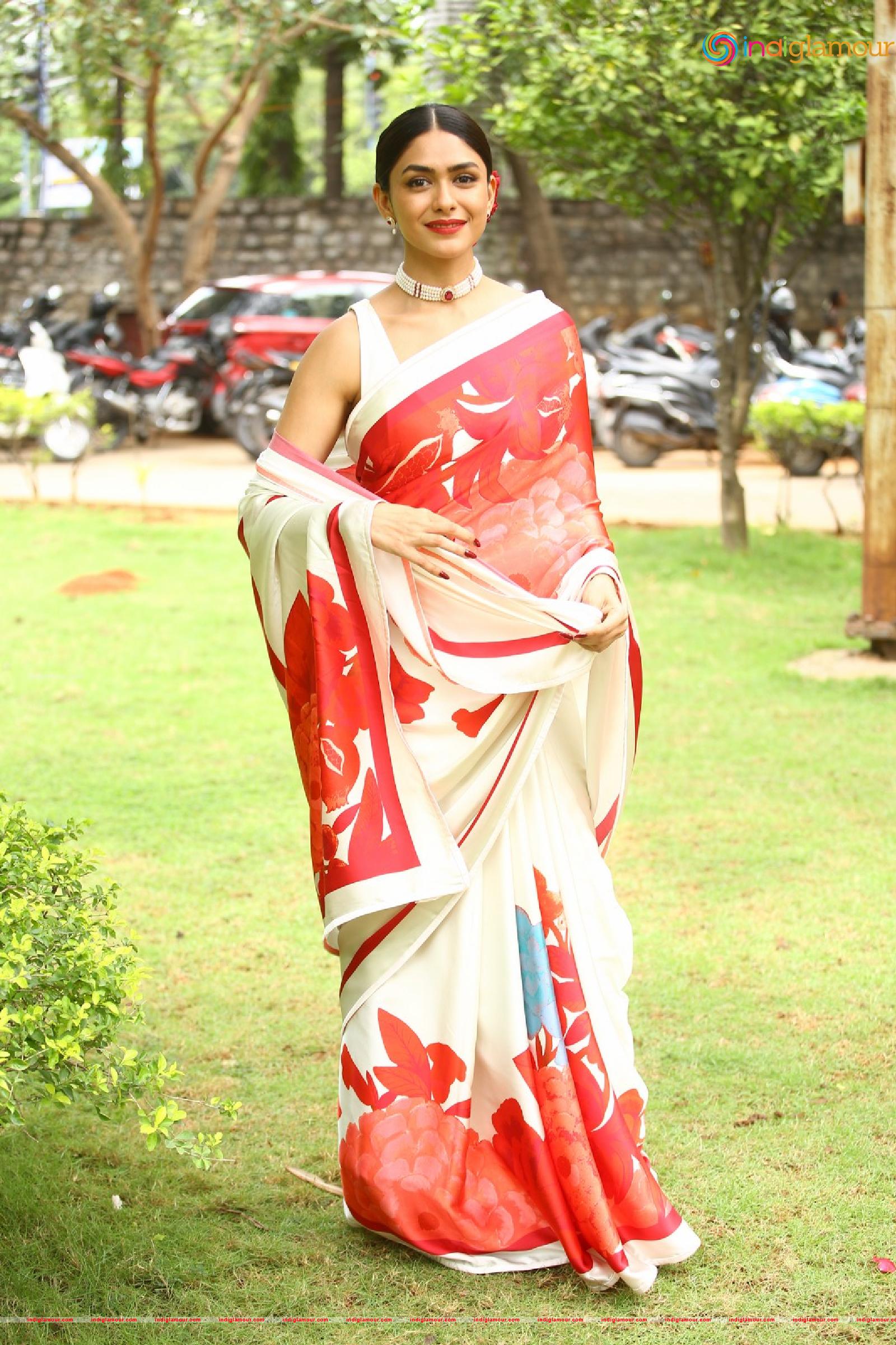 Mrunal Thakur Actress hd photo