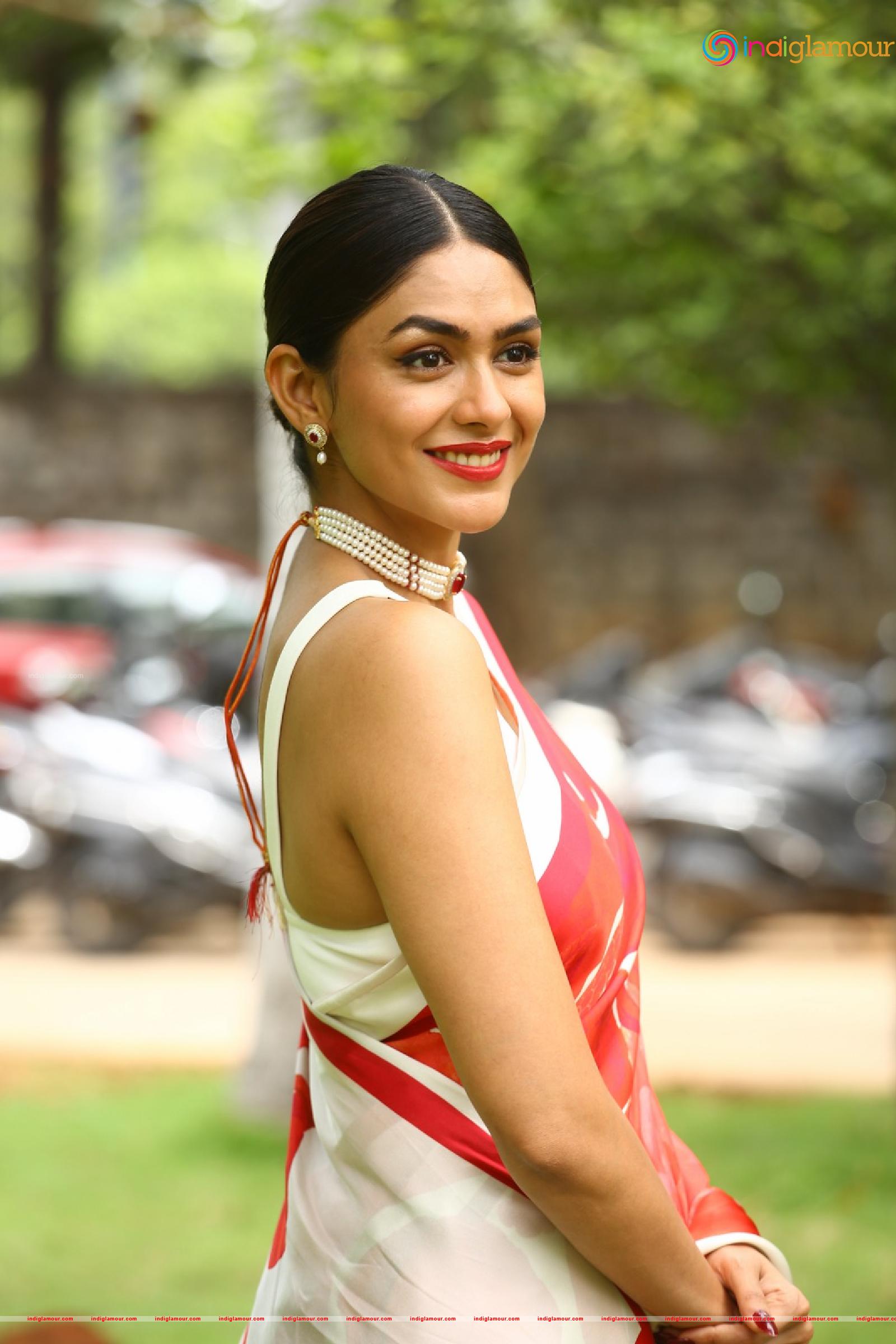 Mrunal Thakur Actress hd photo