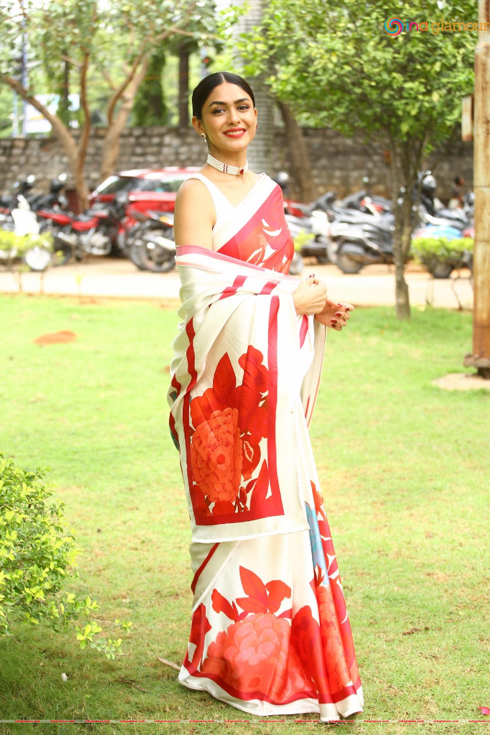 Mrunal Thakur Actress hd photo