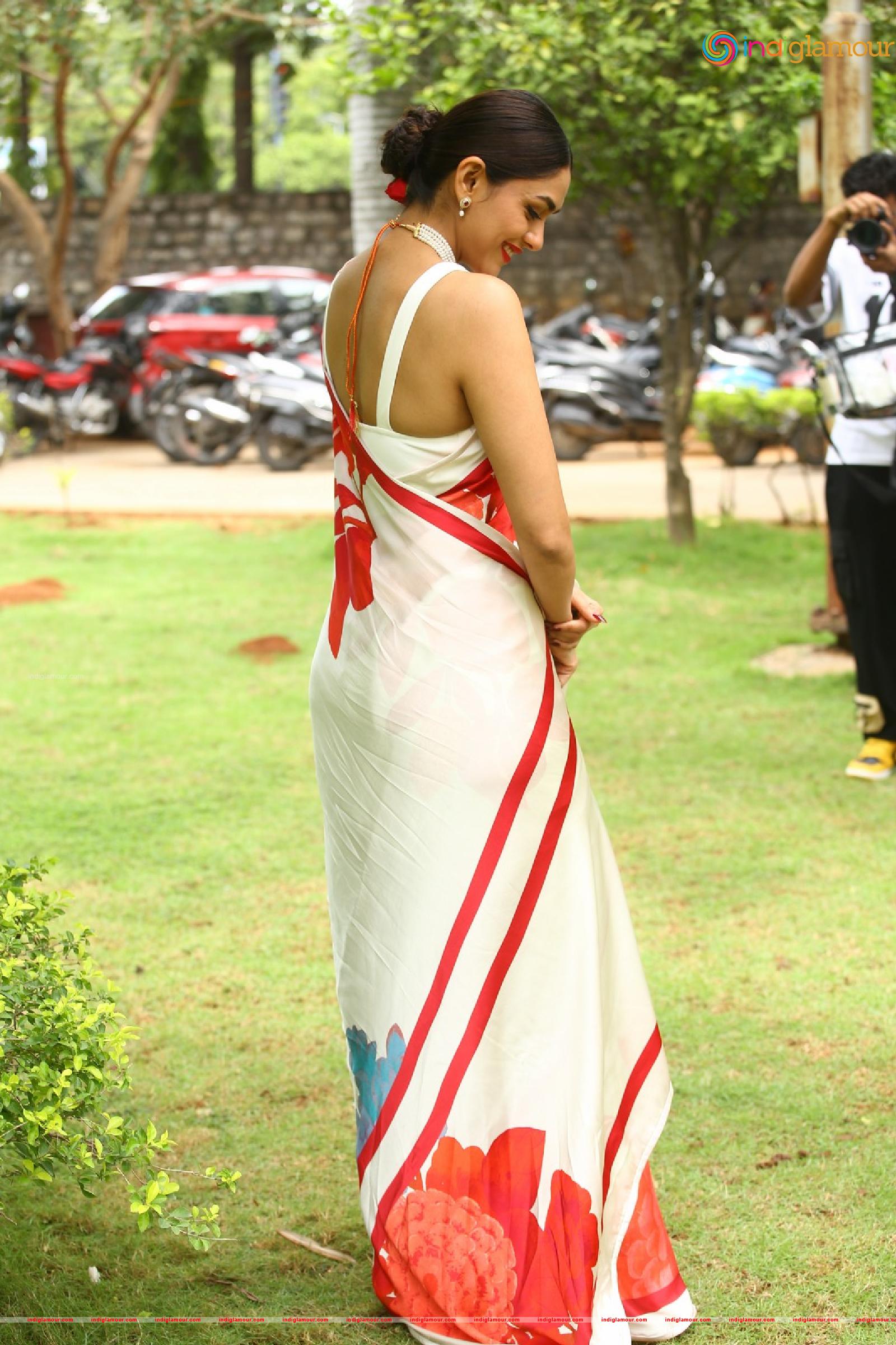 Mrunal Thakur Actress hd photo