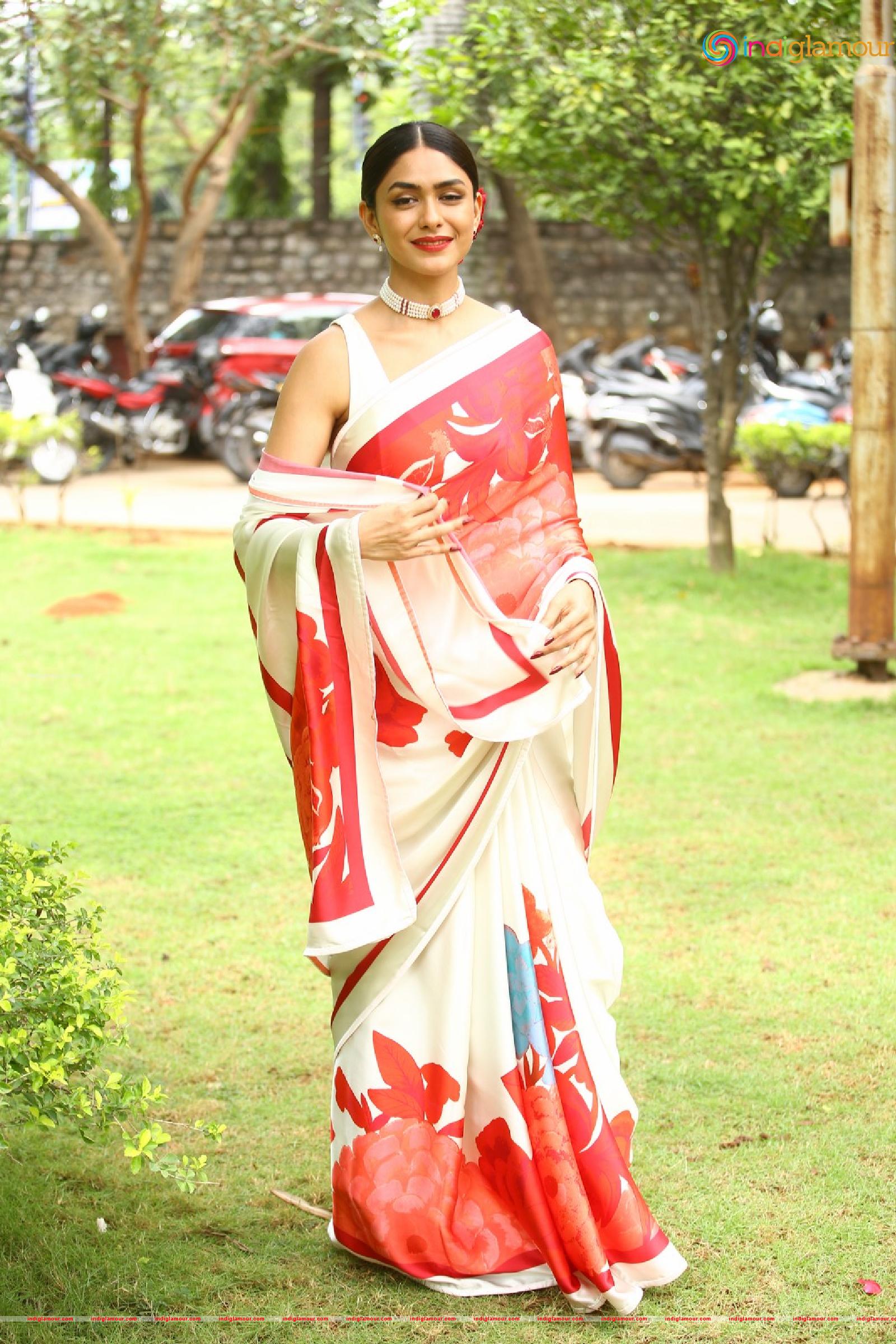 Mrunal Thakur Actress hd photo