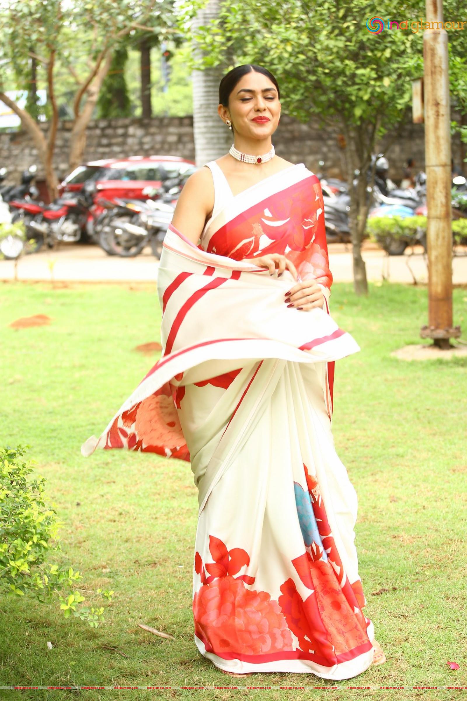 Mrunal Thakur Actress hd photo