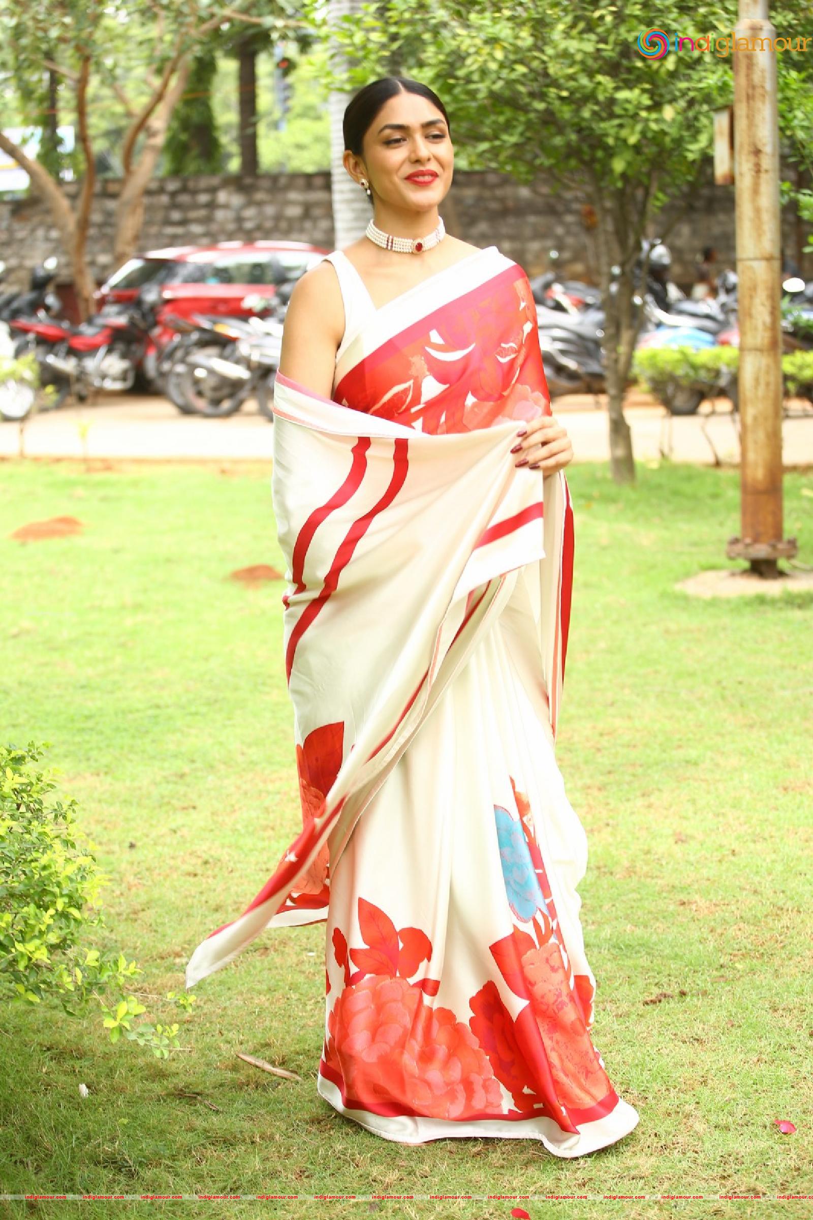 Mrunal Thakur Actress hd photo