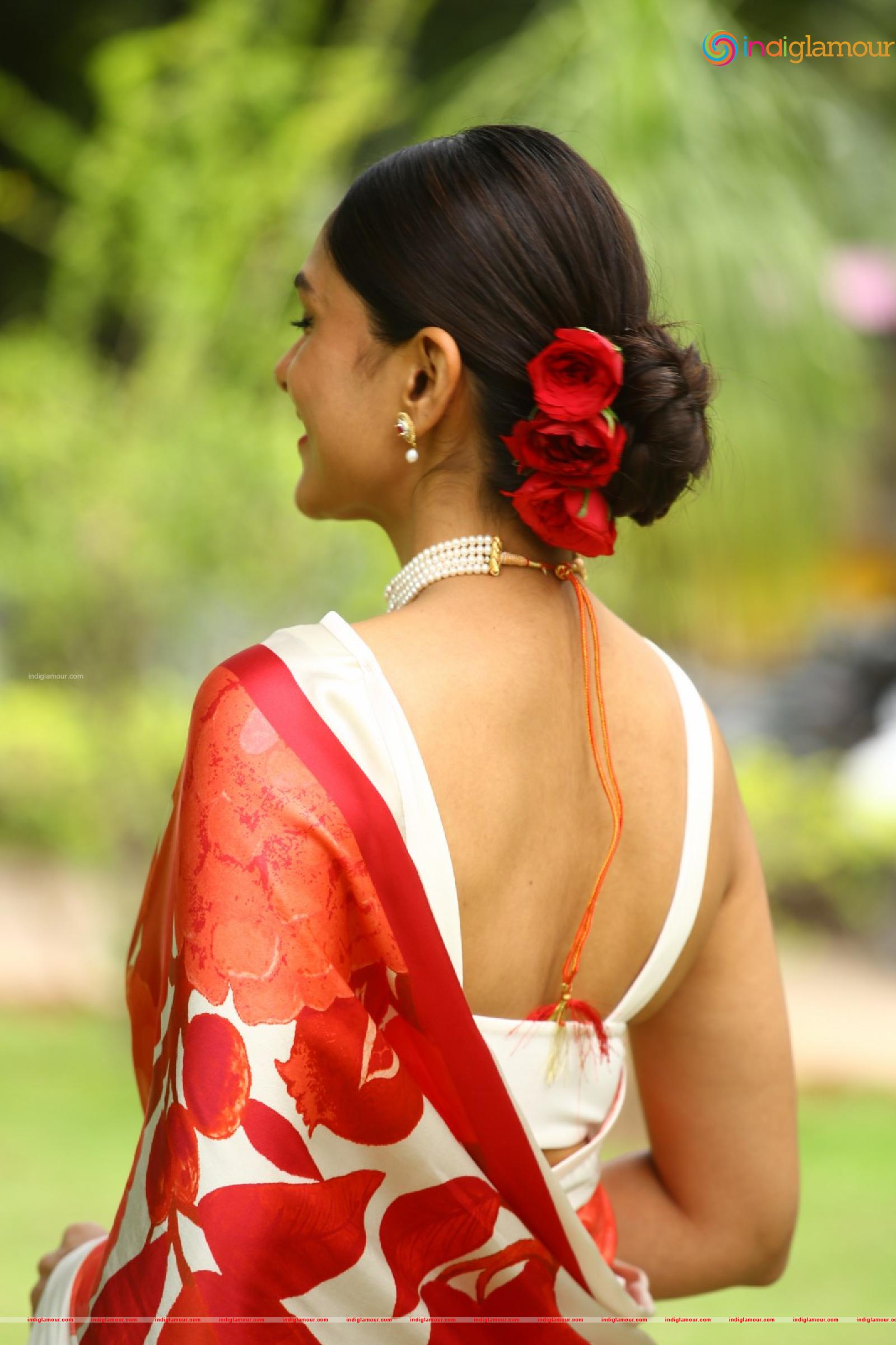 Mrunal Thakur Actress hd photo