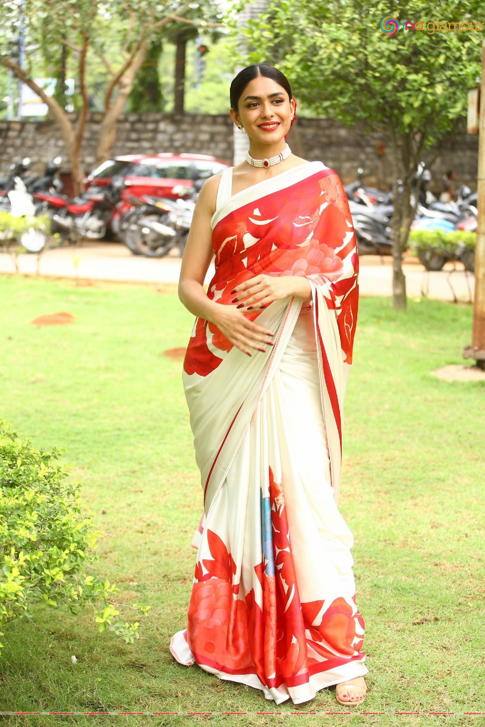 Mrunal Thakur Actress hd photo