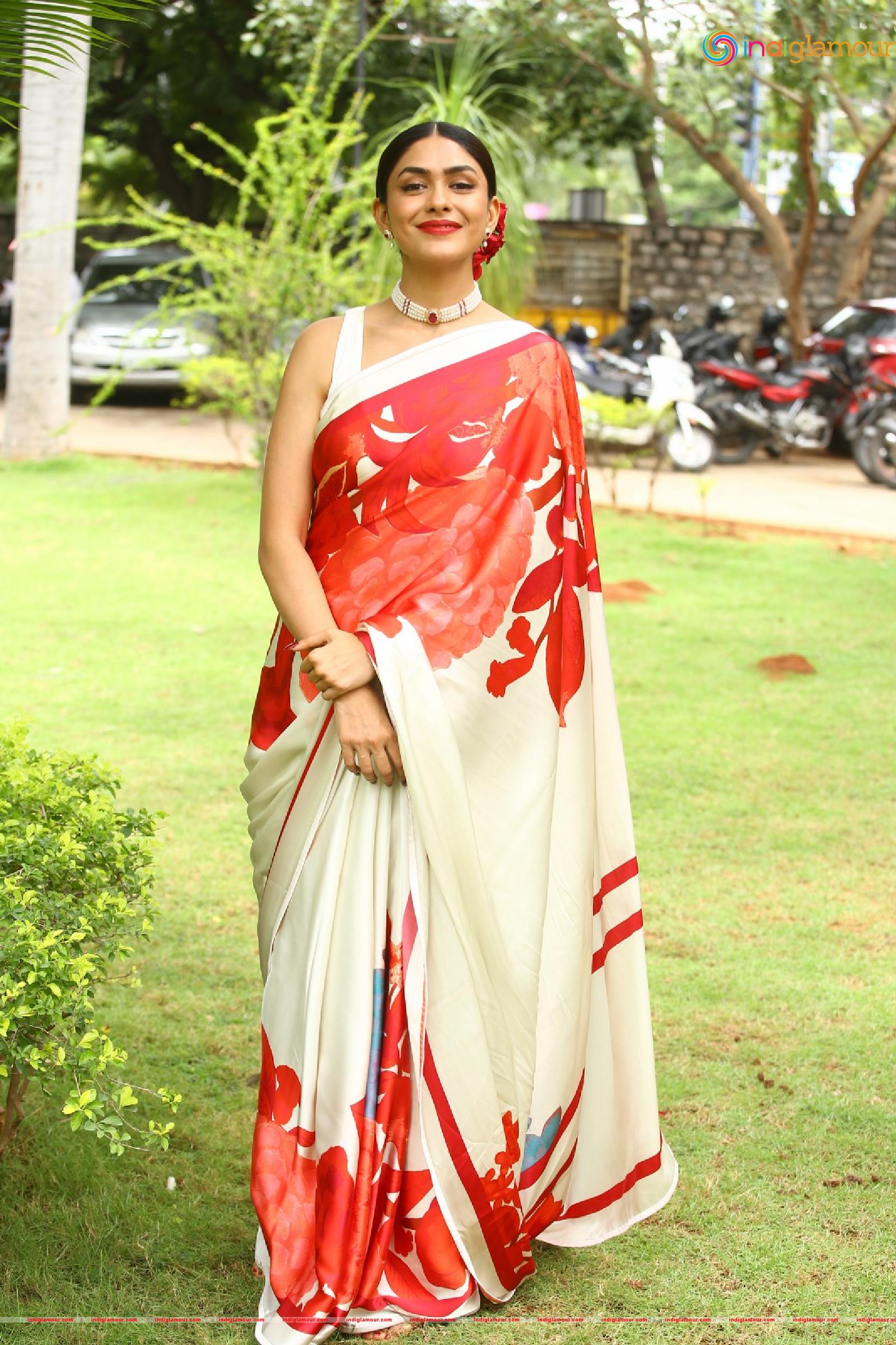 Mrunal Thakur Actress hd photo