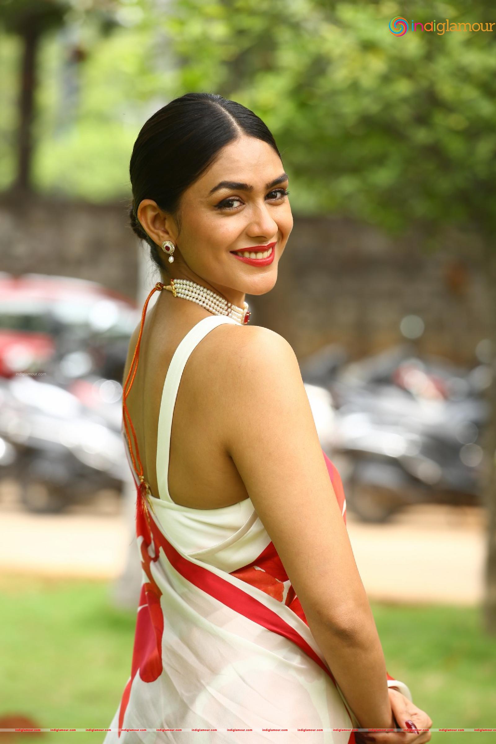 Mrunal Thakur photos