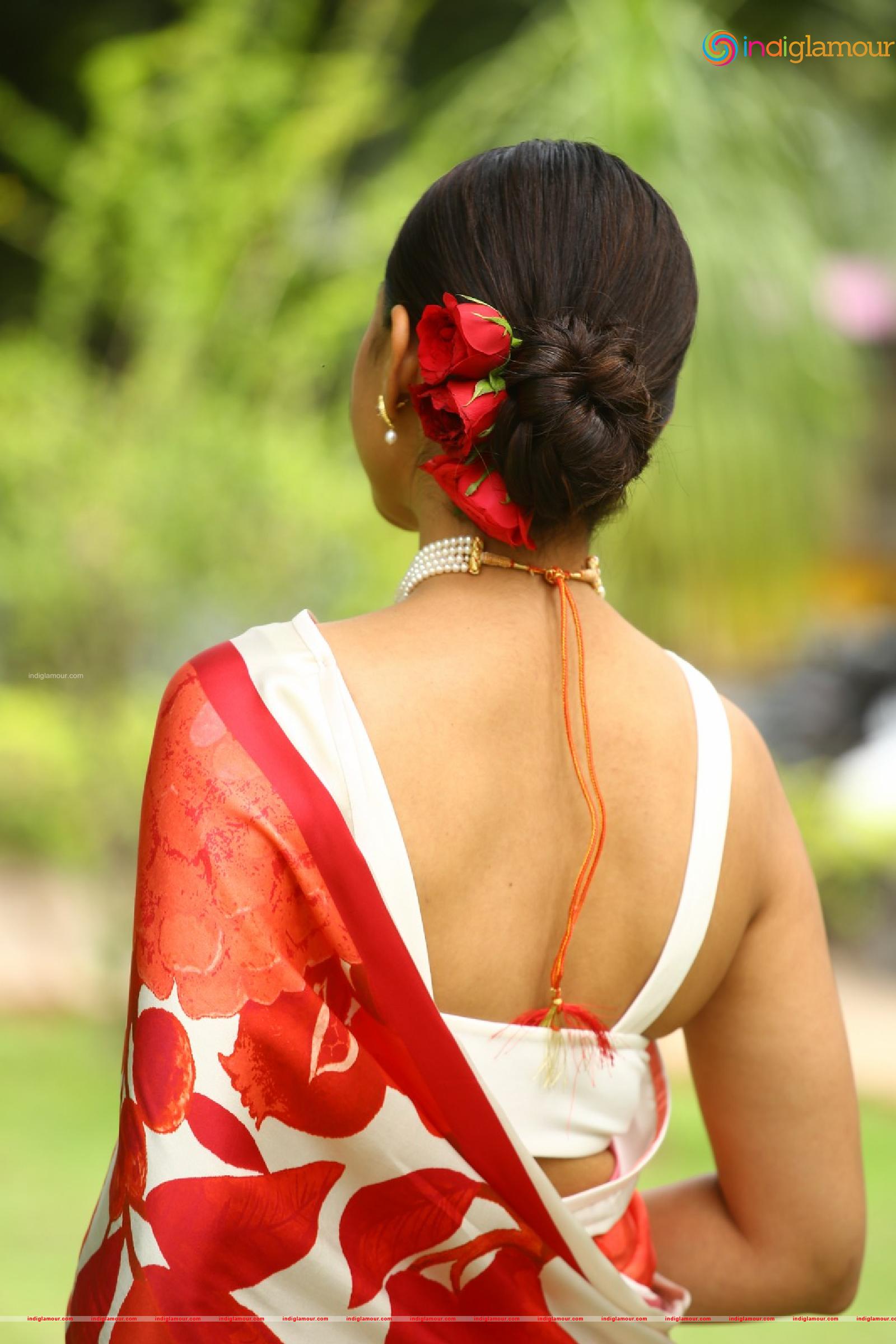 Mrunal Thakur Actress hd photo