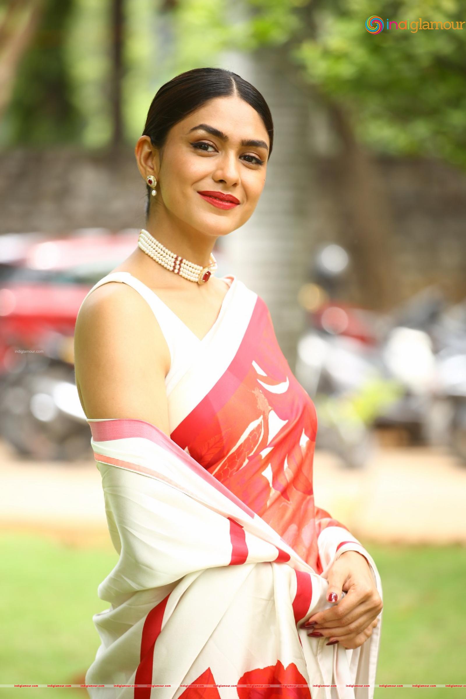 Mrunal Thakur Actress hd photo
