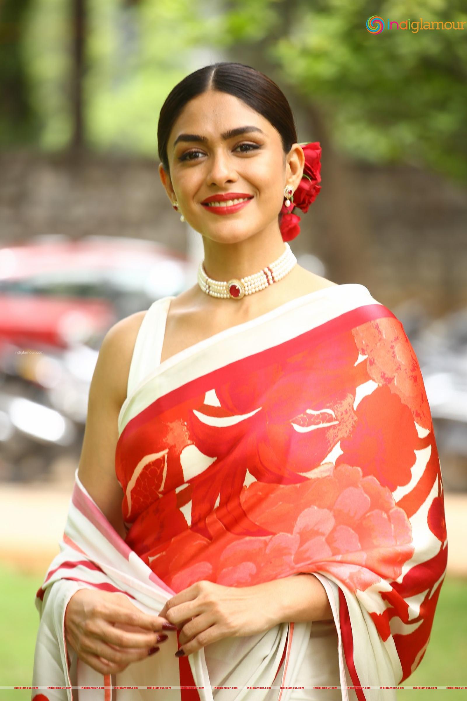 Mrunal Thakur Actress hd photo