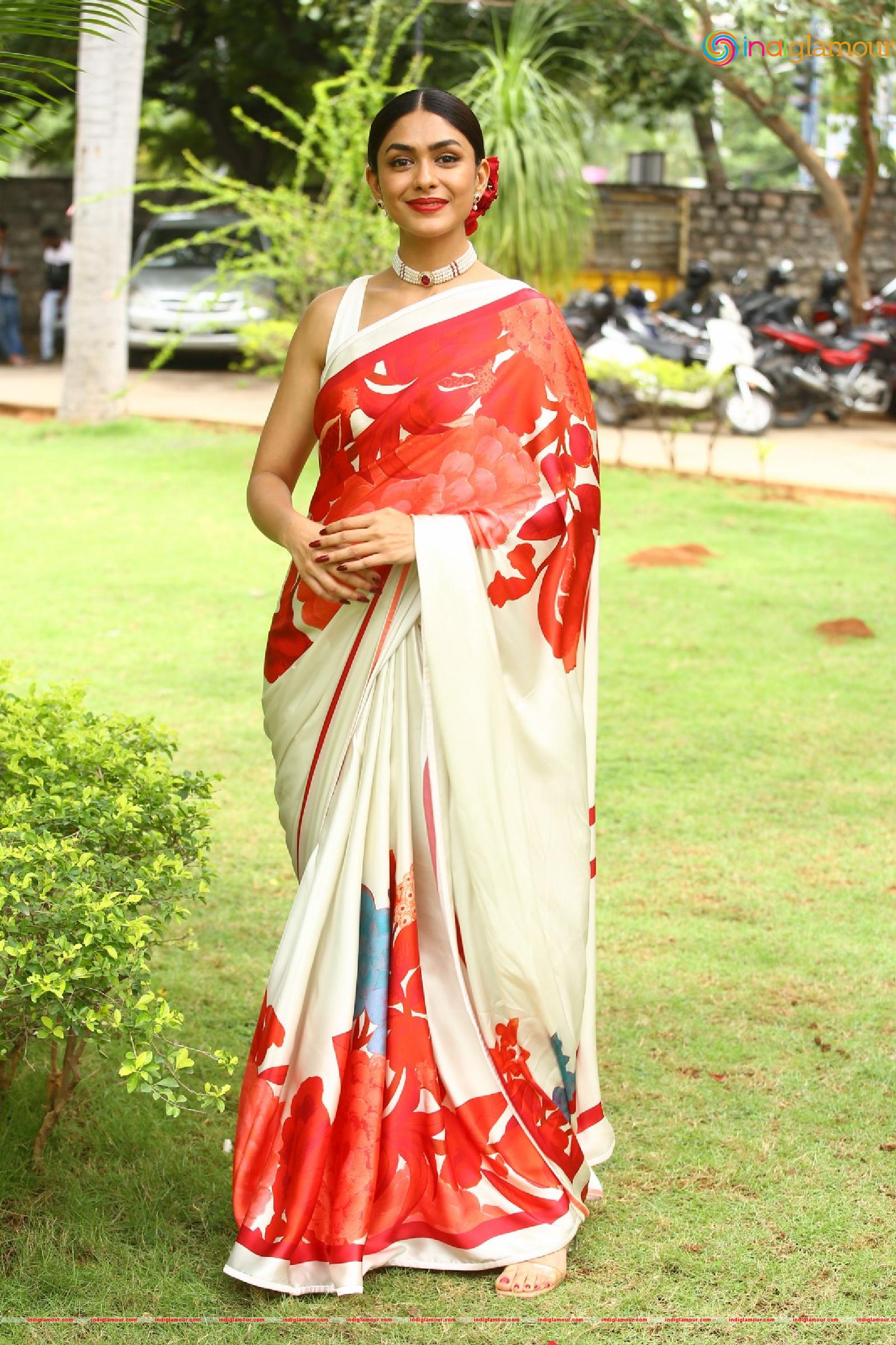 Mrunal Thakur Actress hd photo