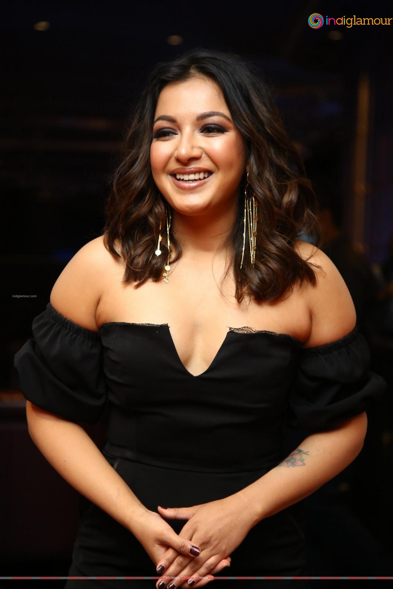 Catherine Tresa Actress hd photo