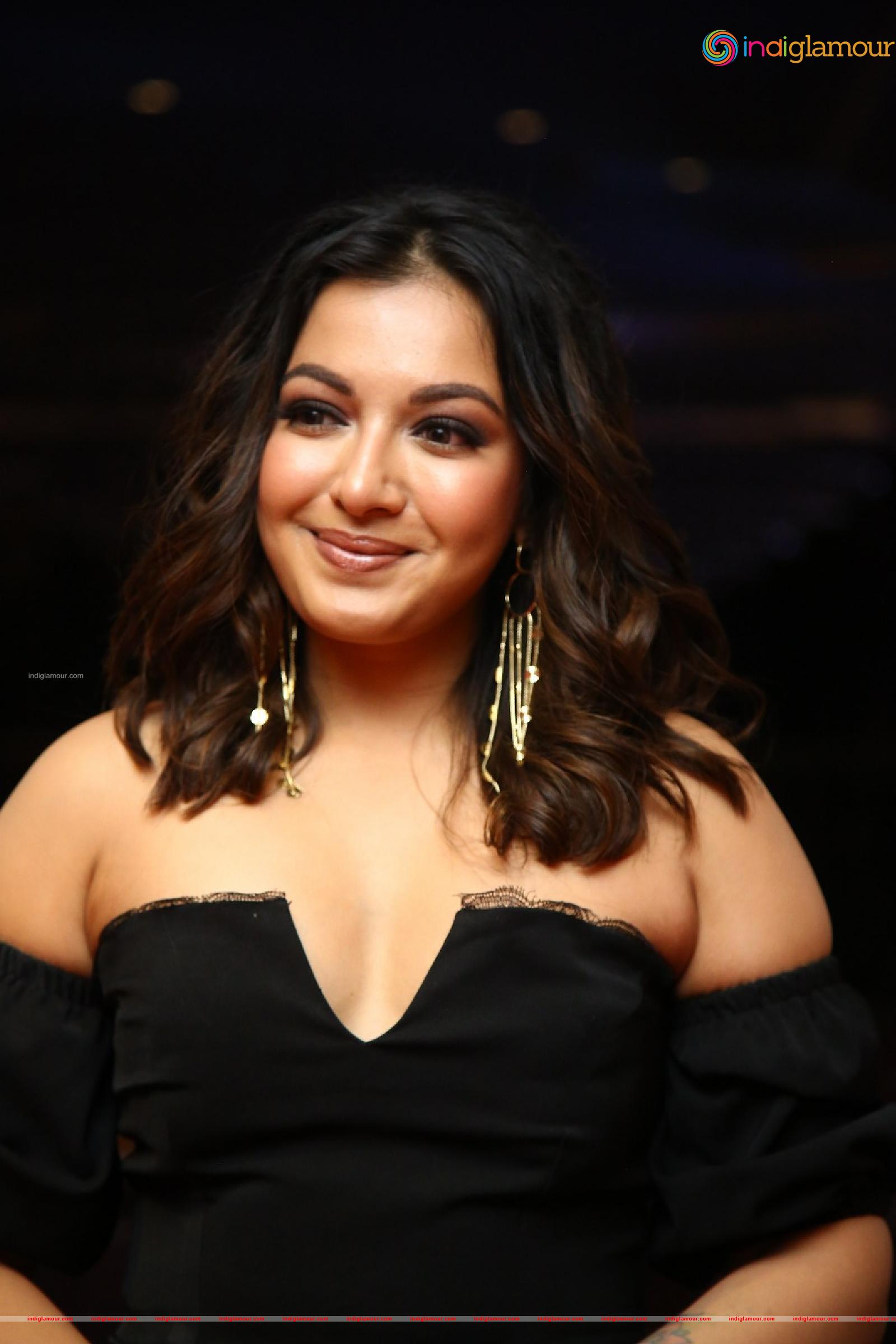 Catherine Tresa Actress hd photo