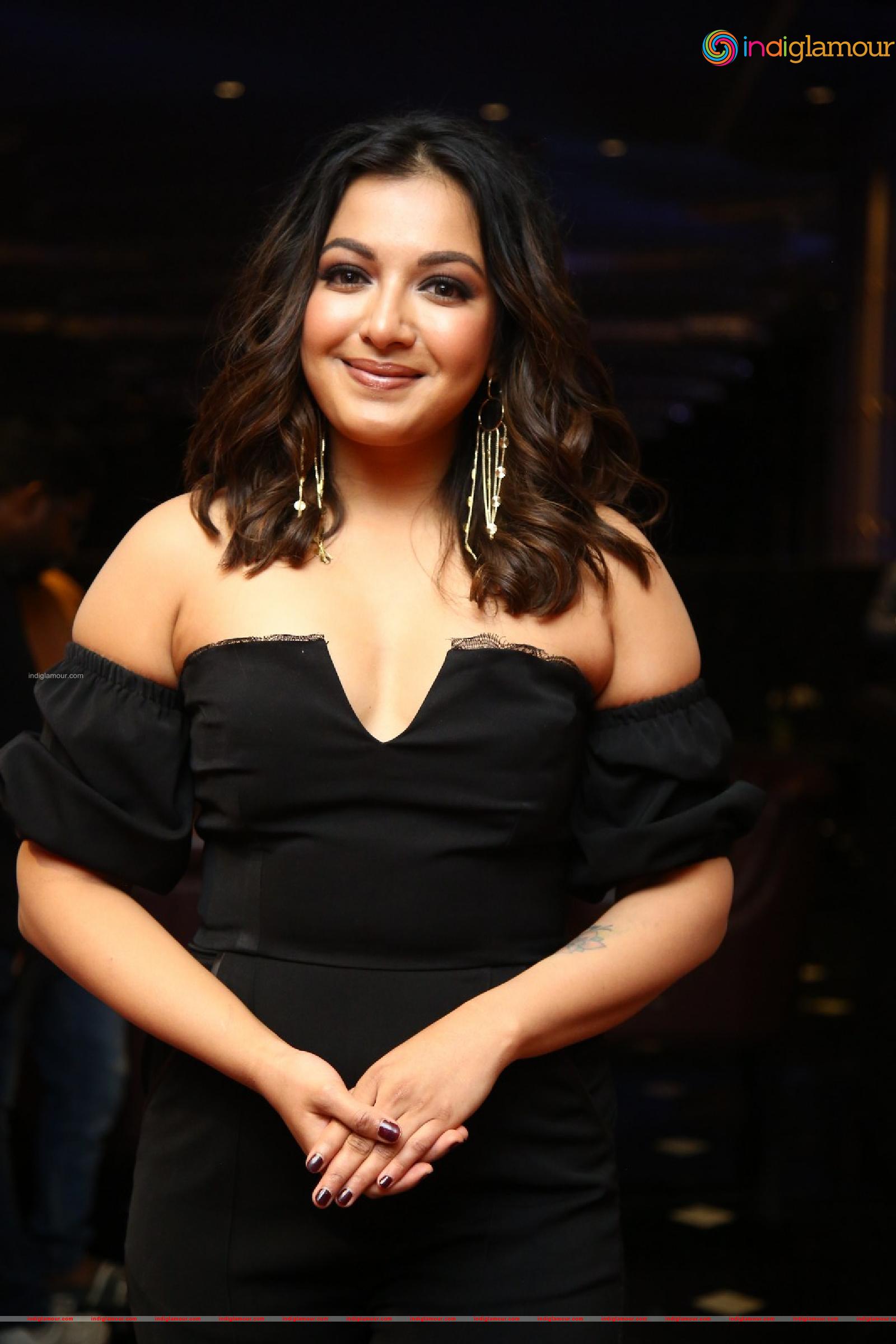 Catherine Tresa Actress hd photo