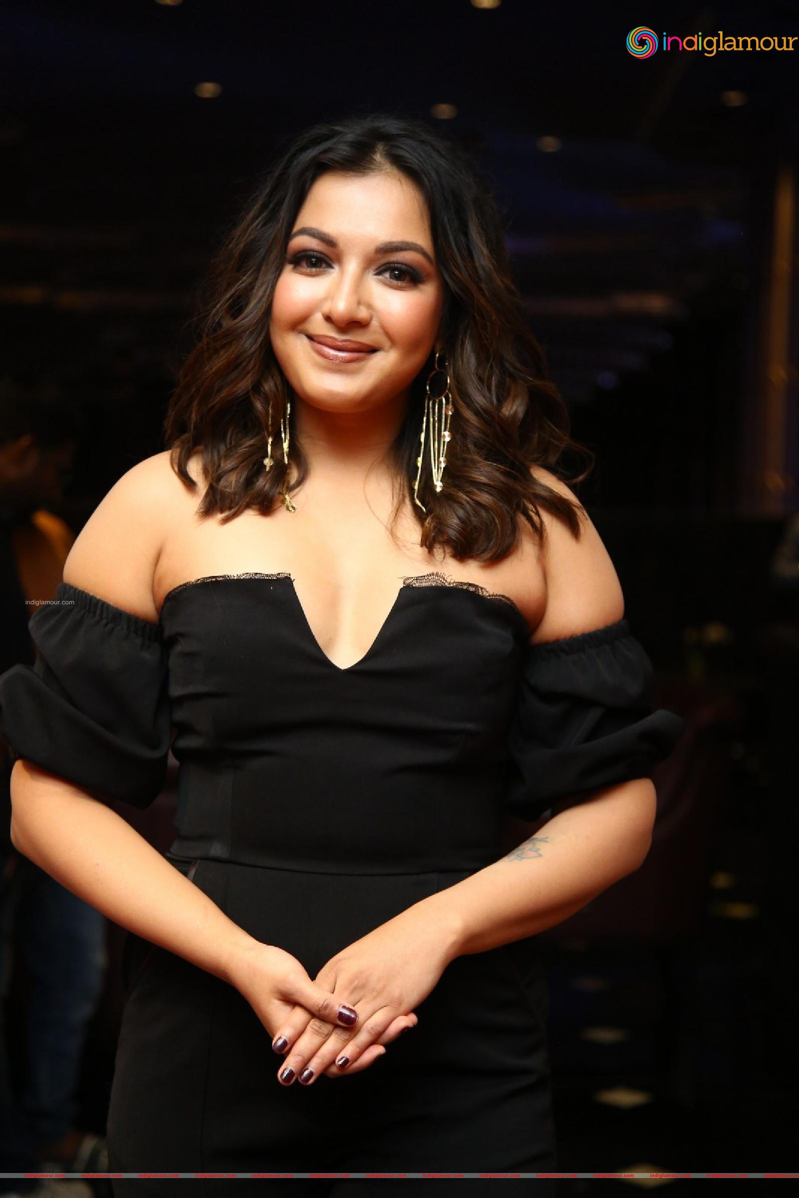 Catherine Tresa Actress hd photo
