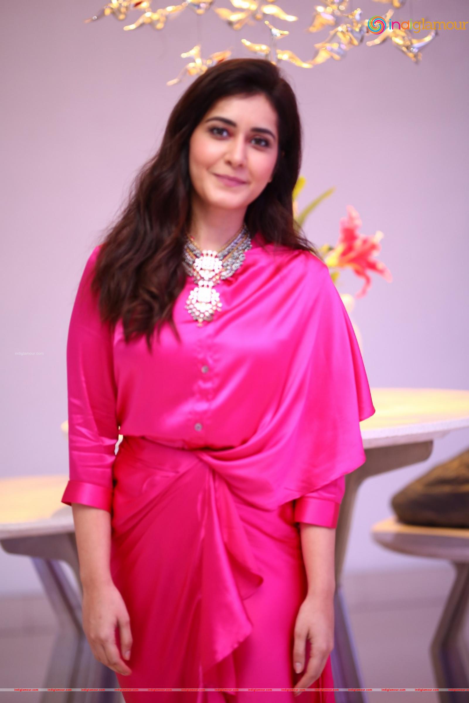Raashi Khanna Actress hd photo