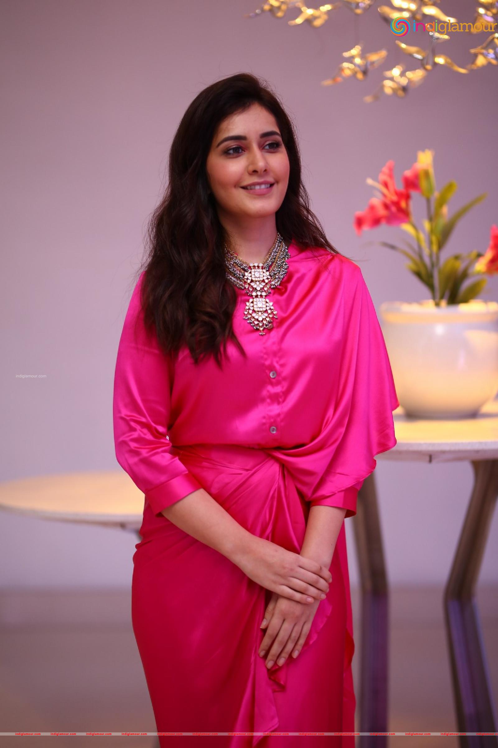 Raashi Khanna Actress hd photo