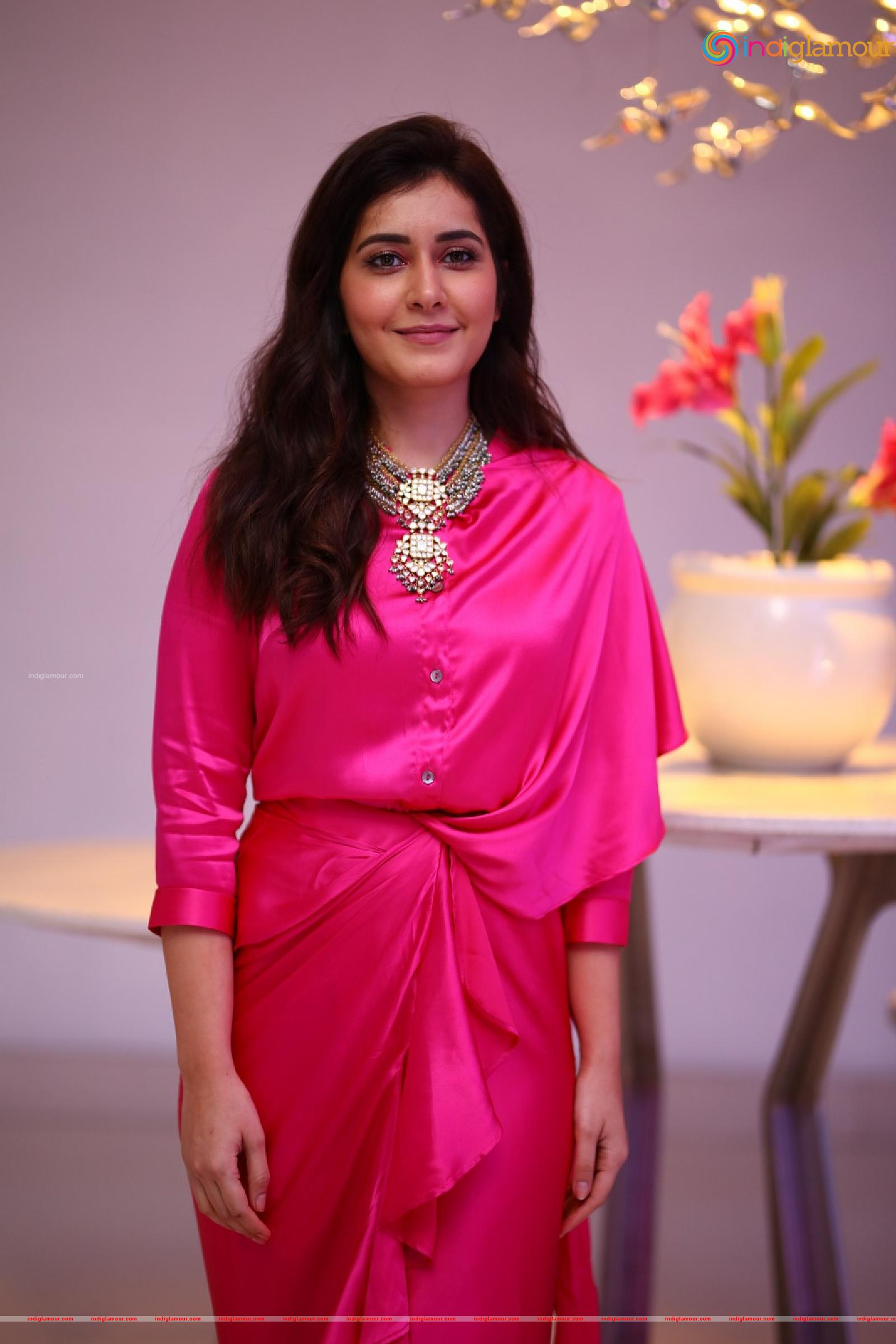 Raashi Khanna Actress hd photo