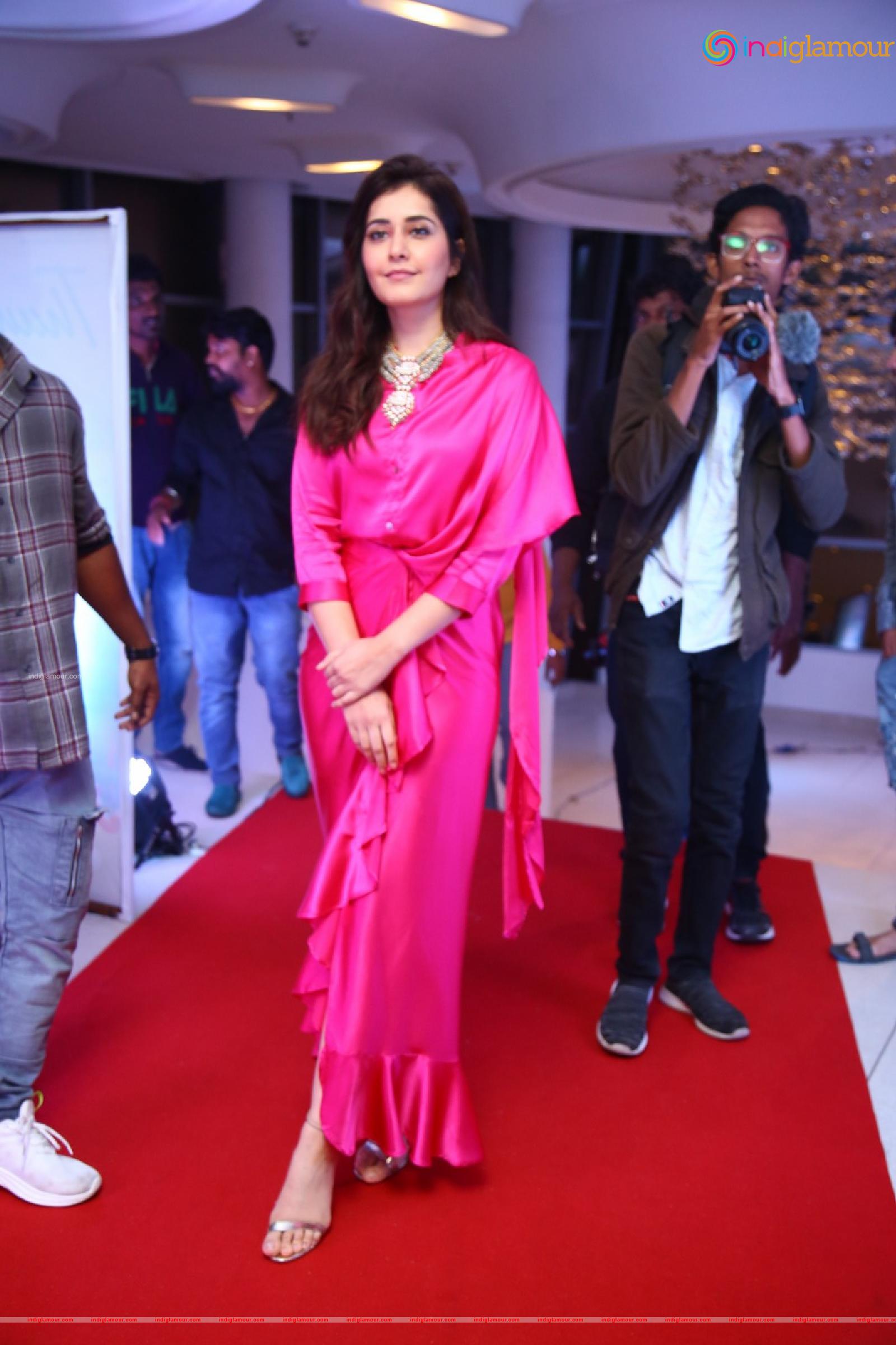 Raashi Khanna Actress hd photo