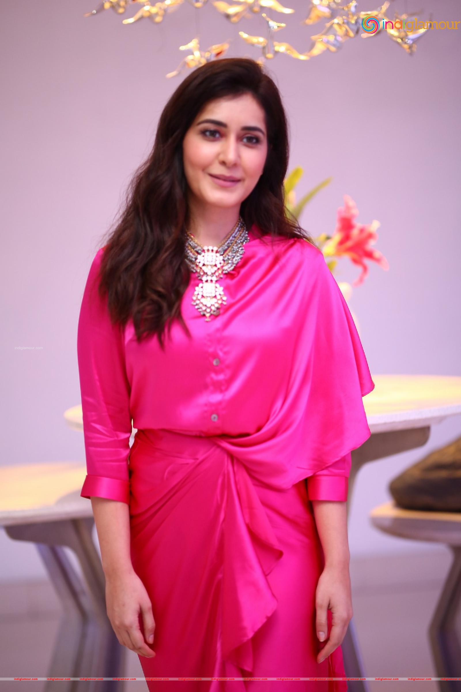 Raashi Khanna Actress hd photo