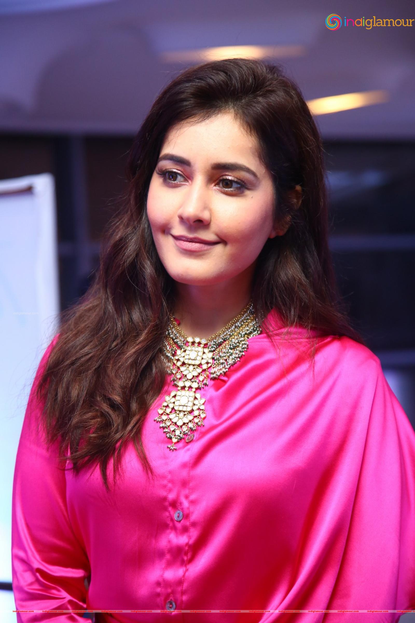 Raashi Khanna Actress hd photo