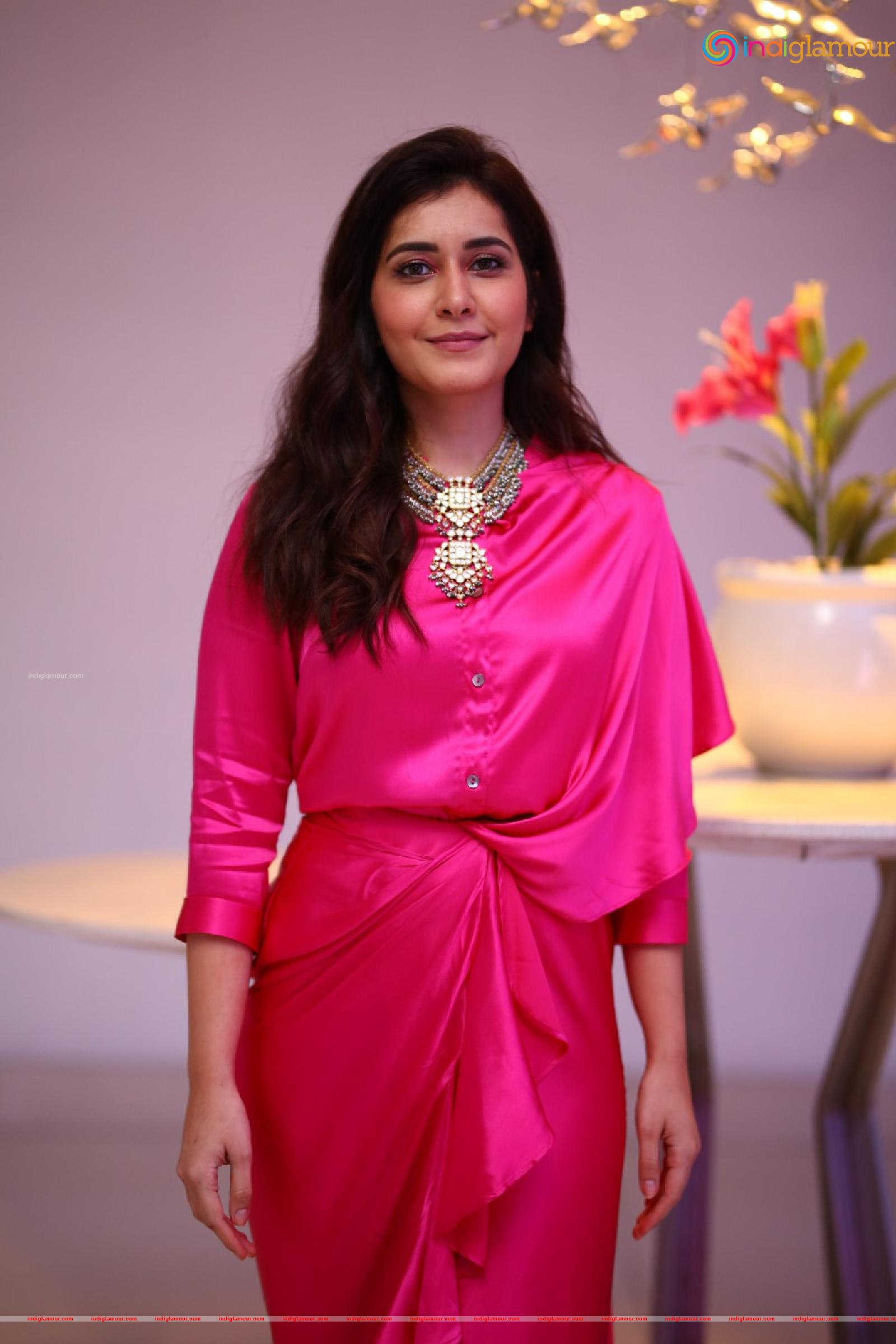 Raashi Khanna Actress hd photo