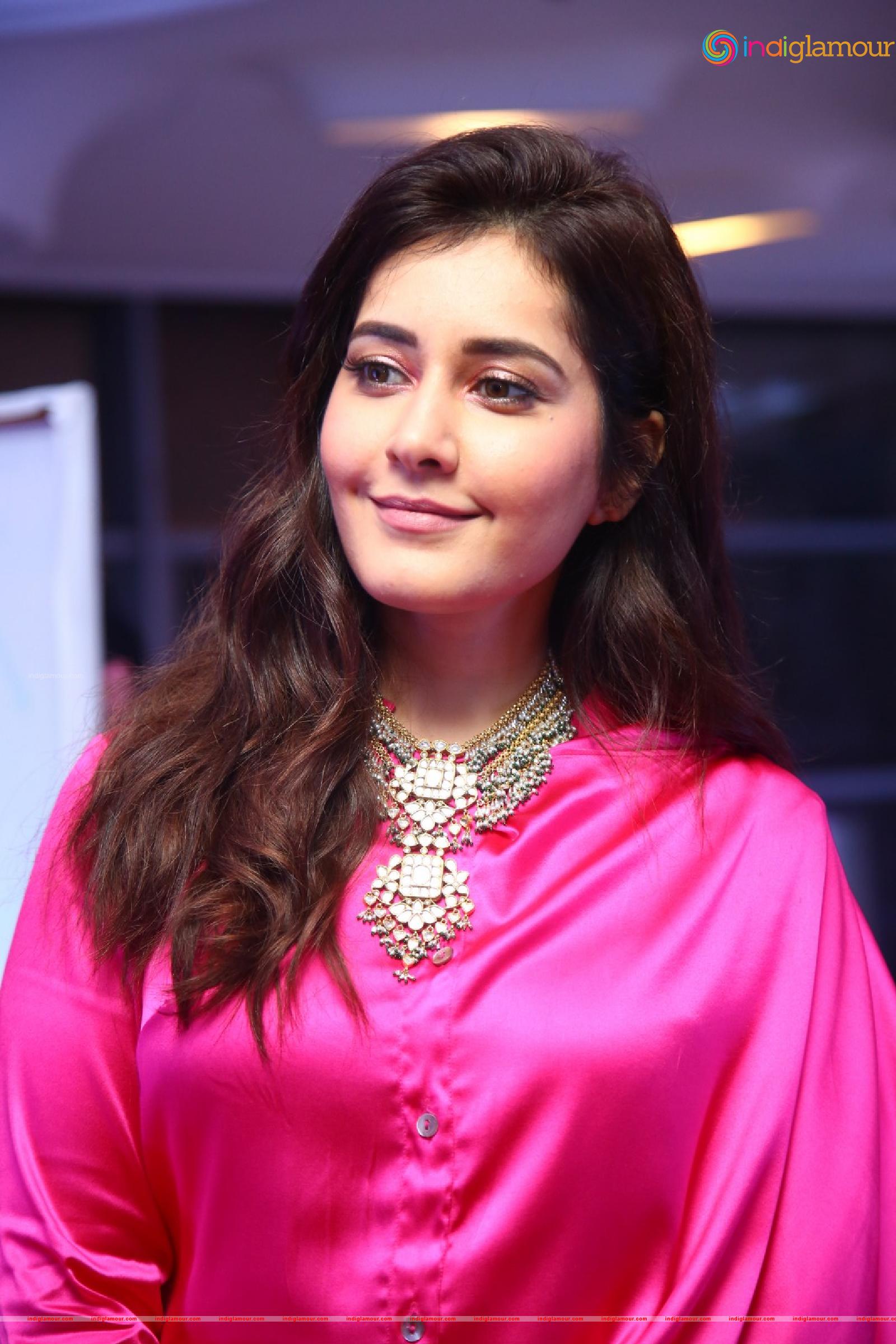 Raashi Khanna Actress hd photo