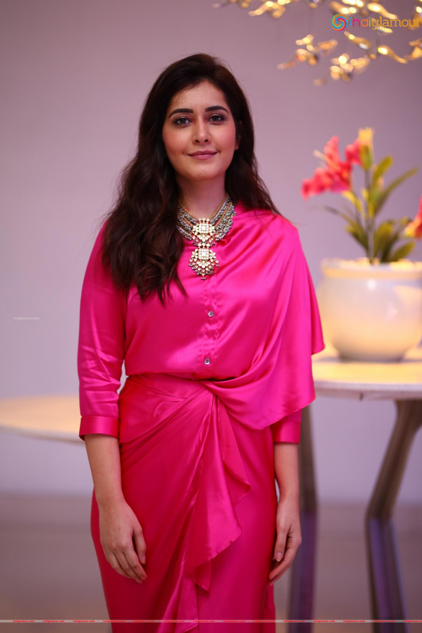 Raashi Khanna Actress hd photo
