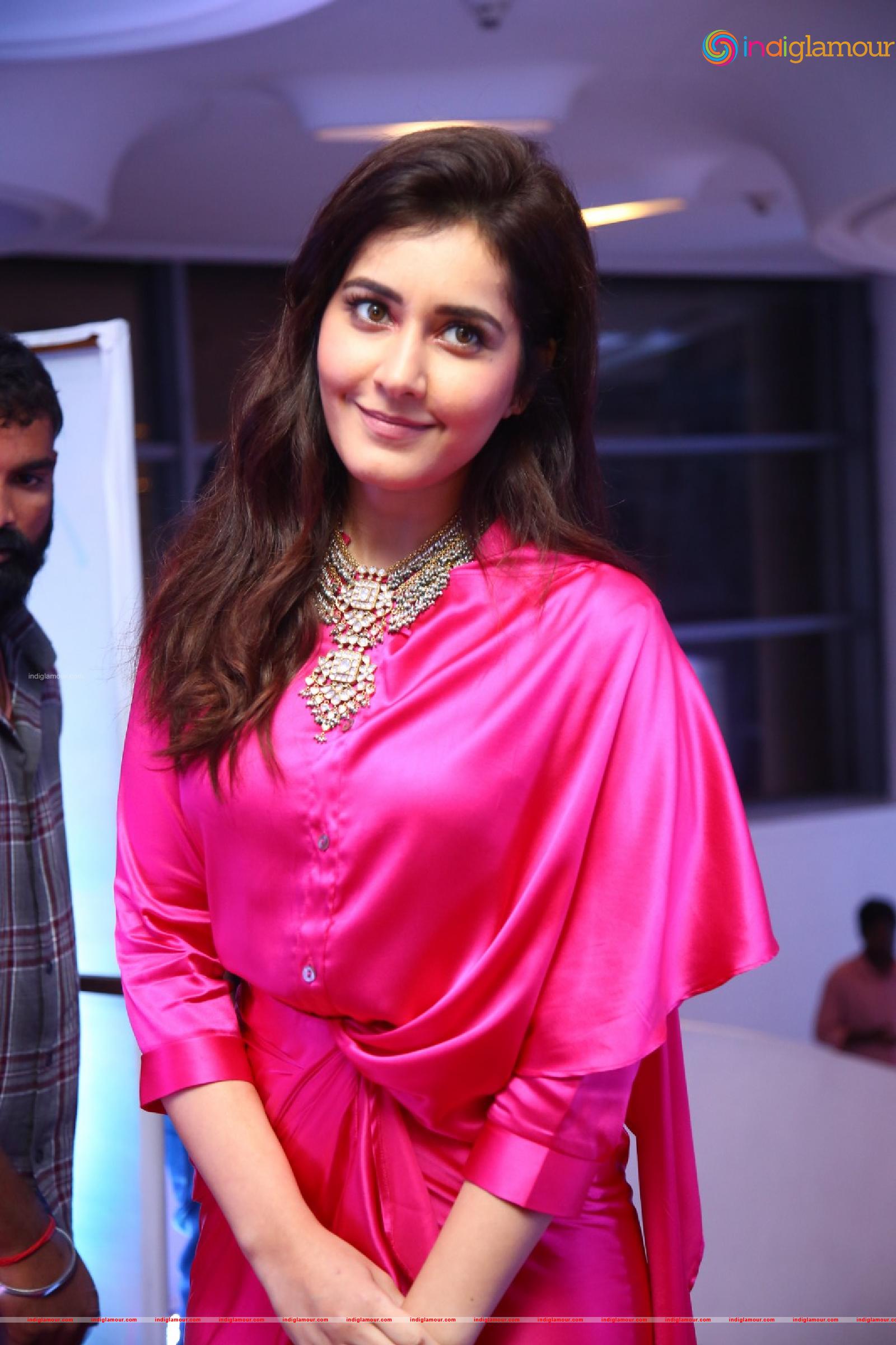 Raashi Khanna Actress hd photo