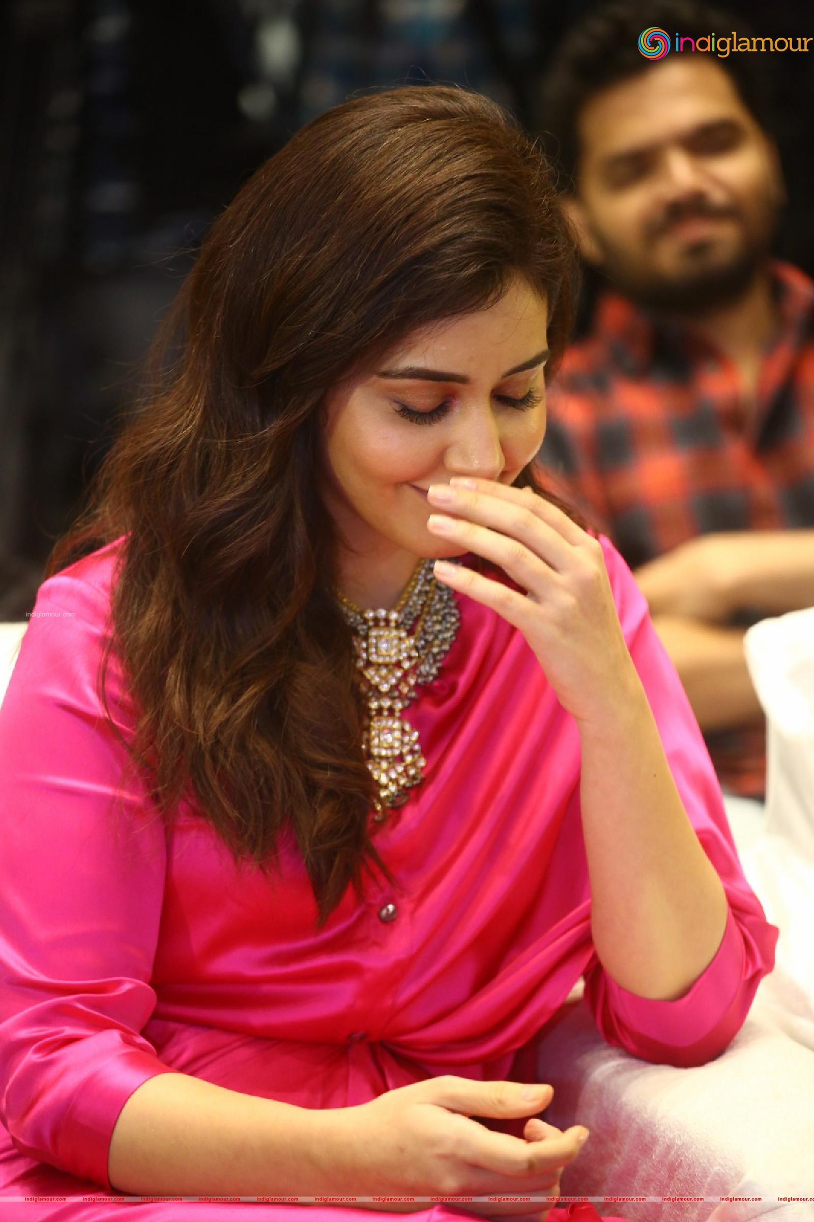 Raashi Khanna Actress hd photo