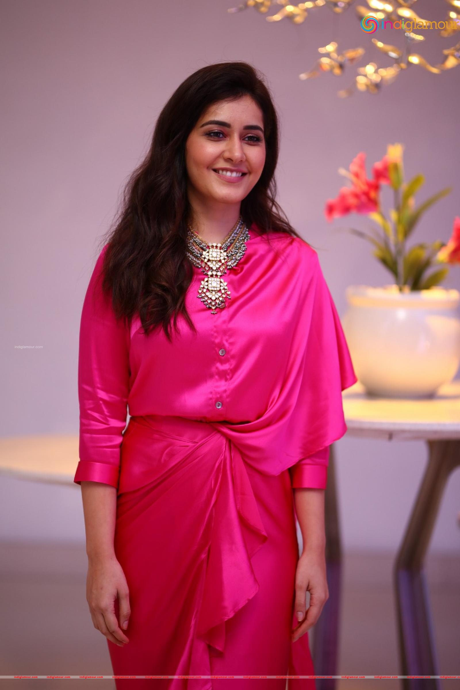 Raashi Khanna Actress hd photo