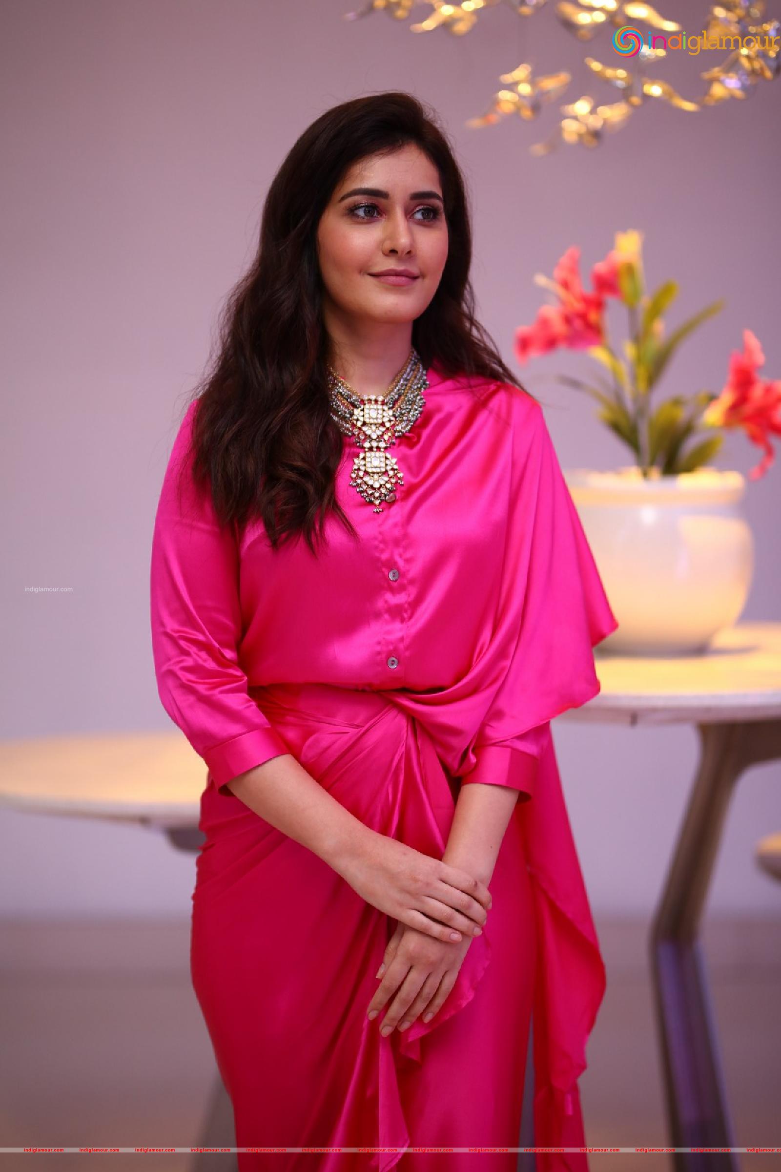 Raashi Khanna Actress hd photo