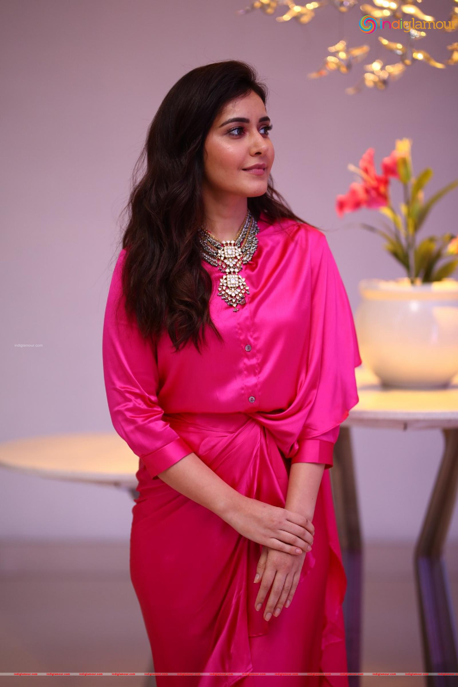 Raashi Khanna Actress hd photo