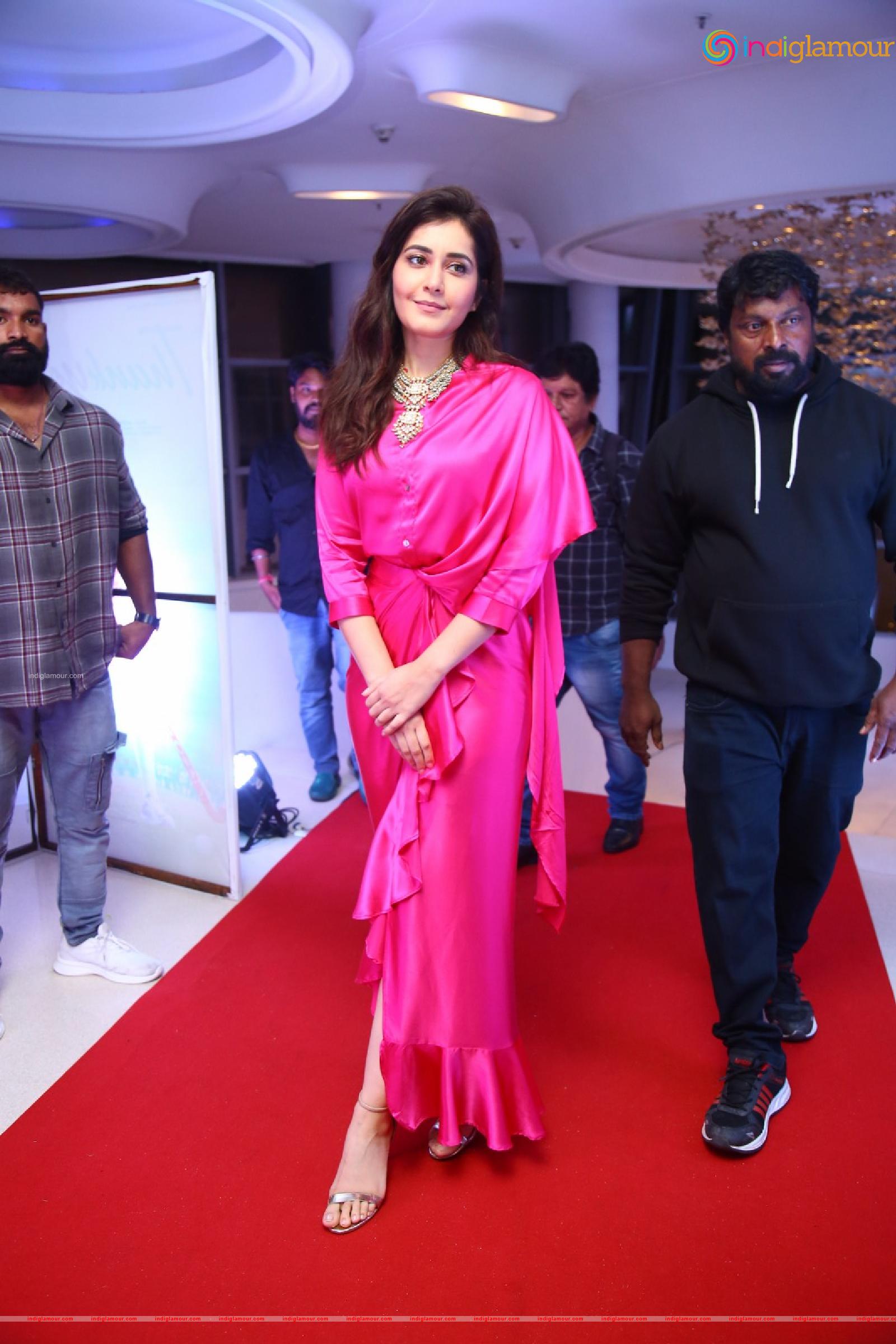 Raashi Khanna Actress hd photo