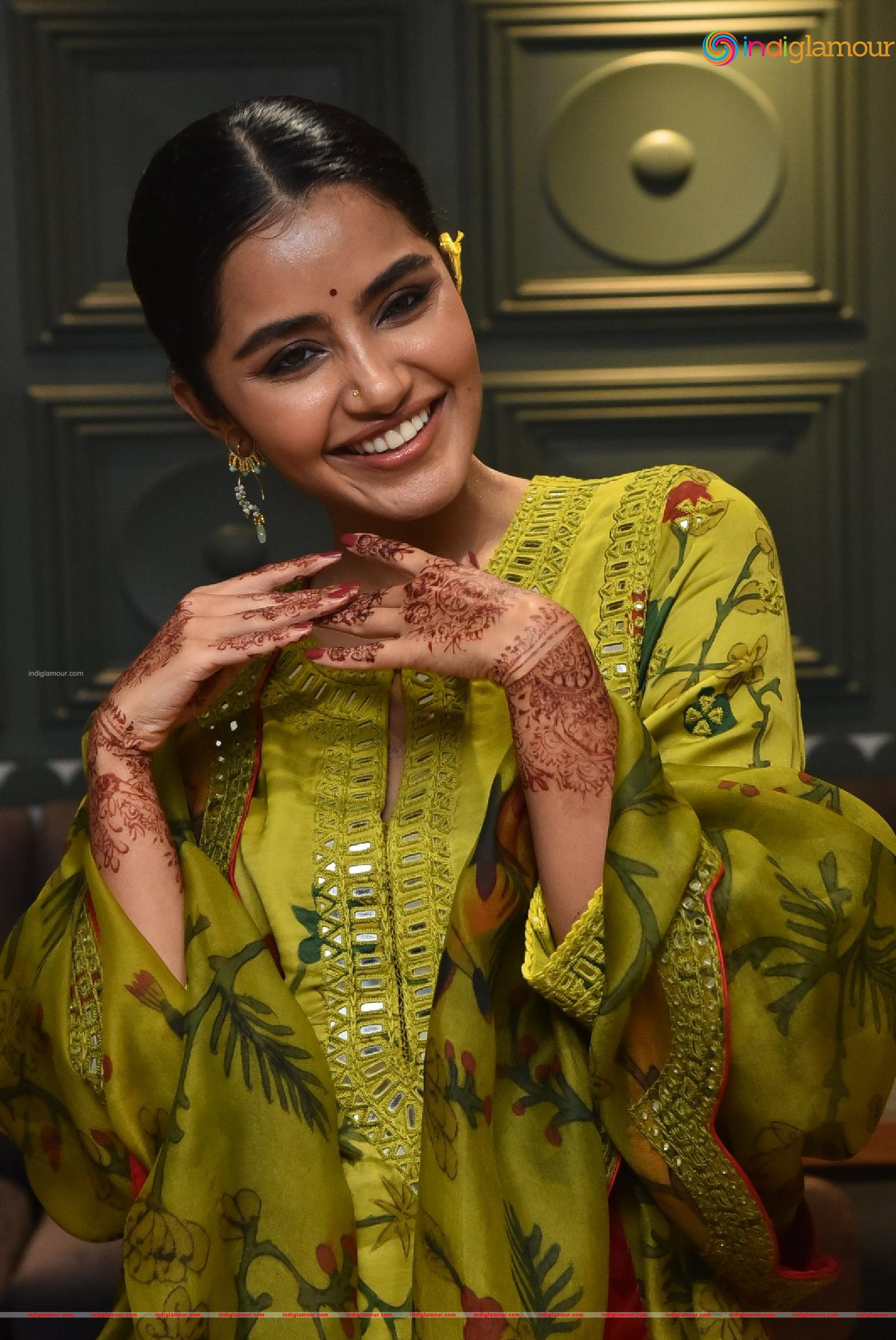 Anupama Parameswaran Actress hd photo