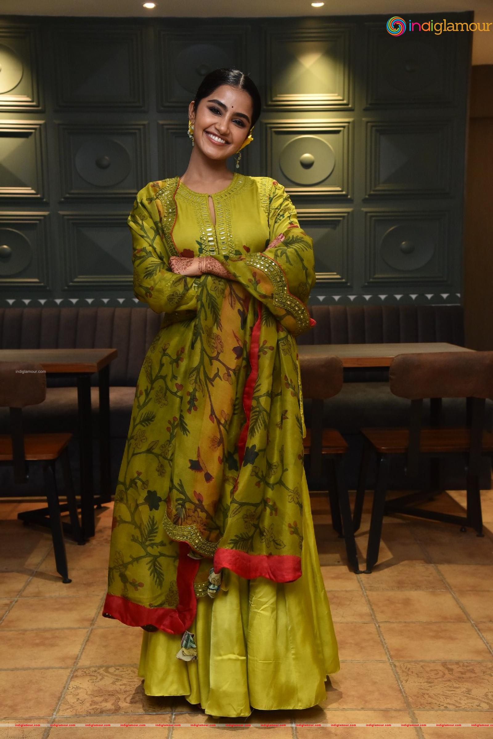 Anupama Parameswaran Actress hd photo