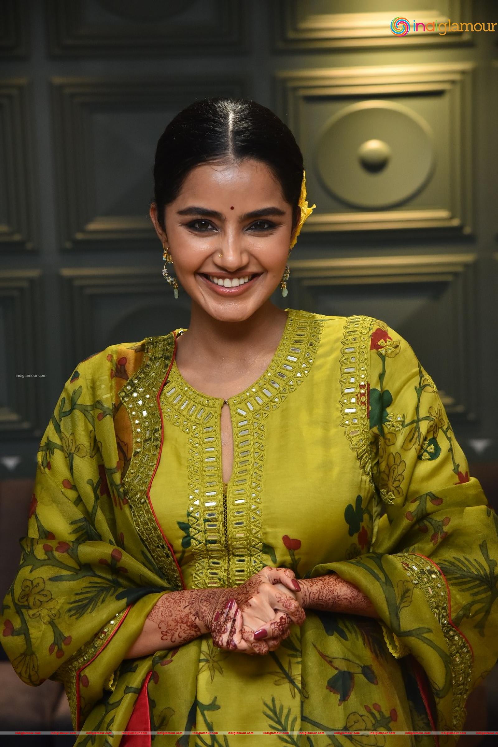 Anupama Parameswaran Actress hd photo