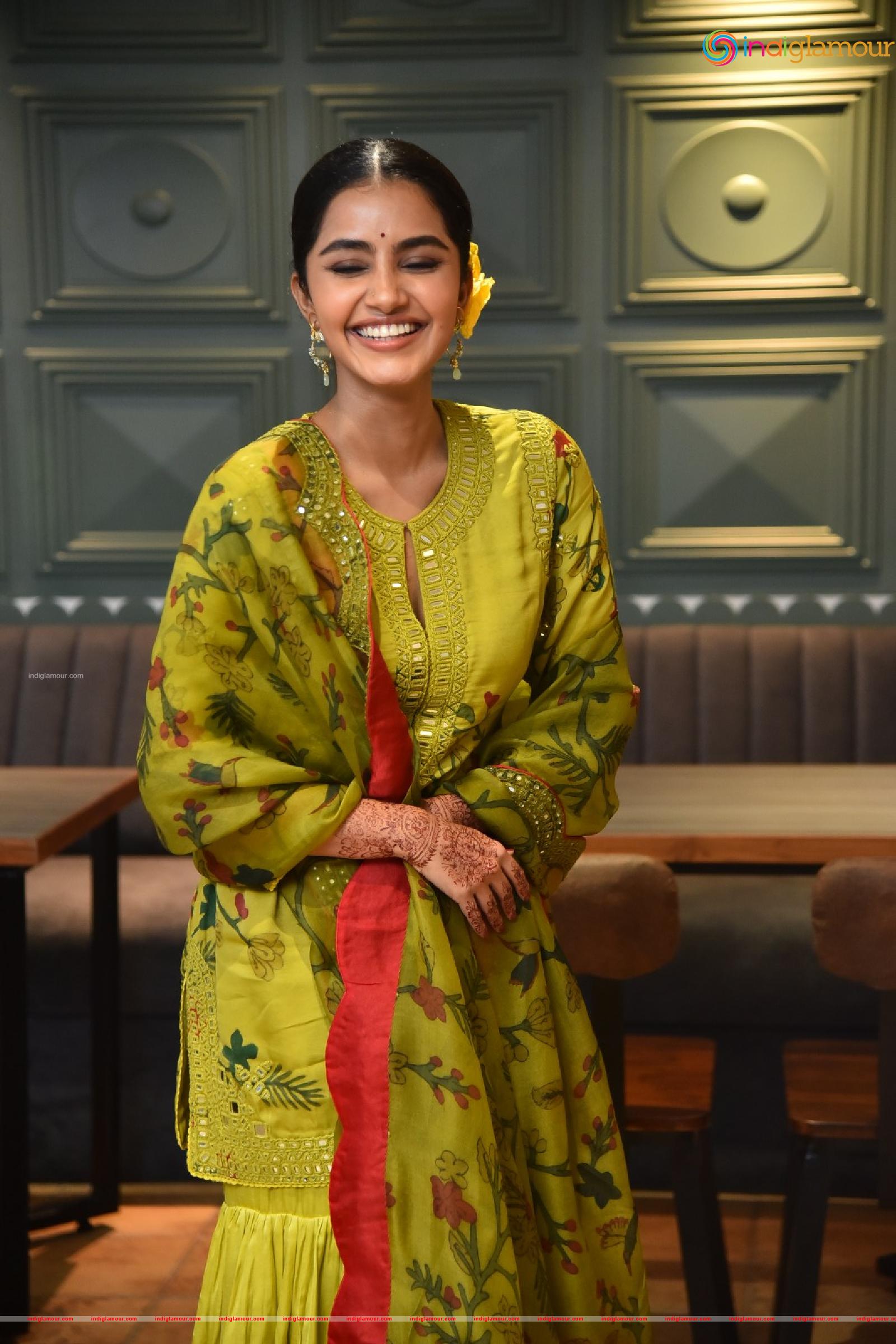 Anupama Parameswaran Actress hd photo