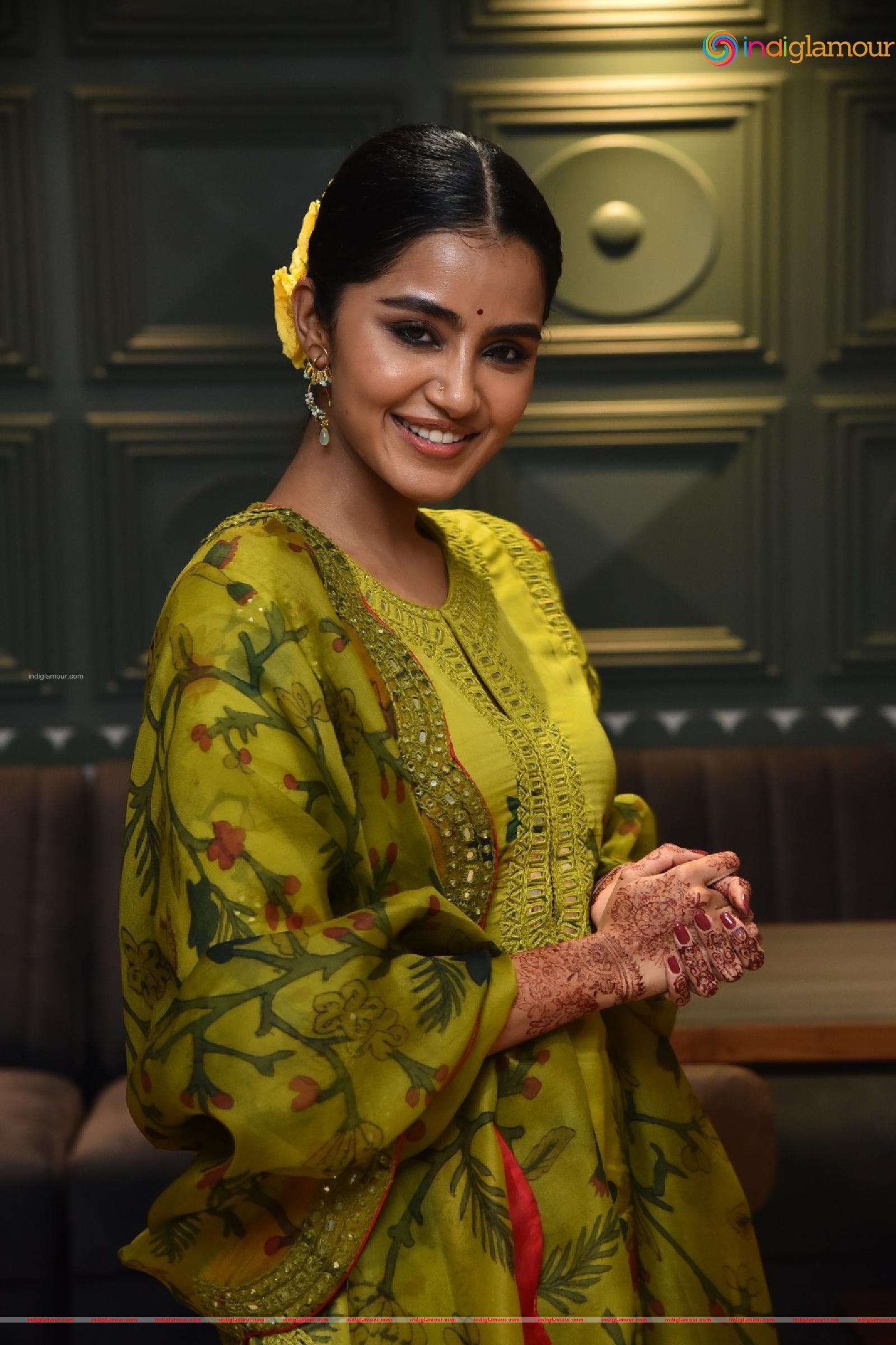 Anupama Parameswaran Actress hd photo