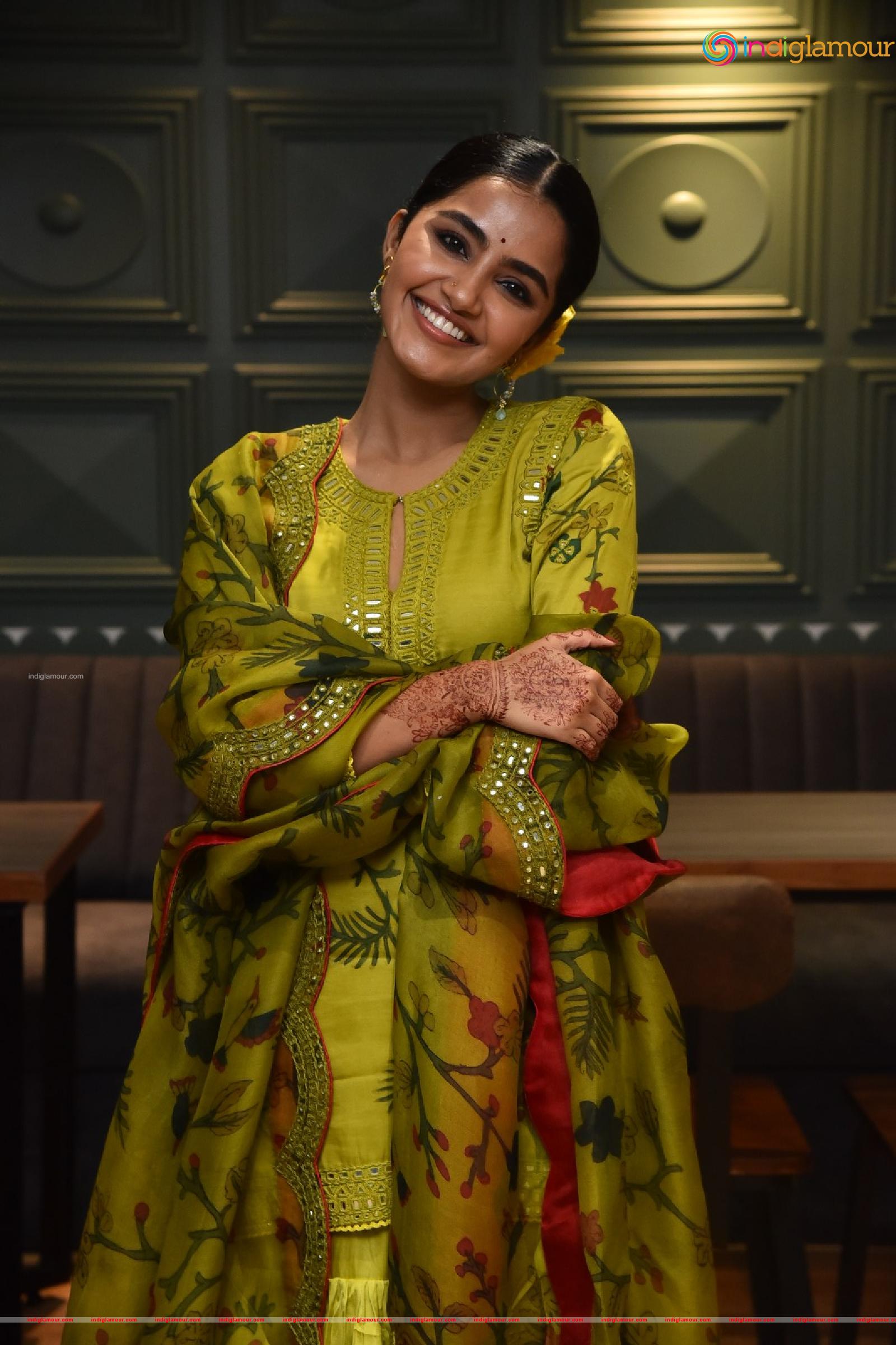 Anupama Parameswaran Actress hd photo